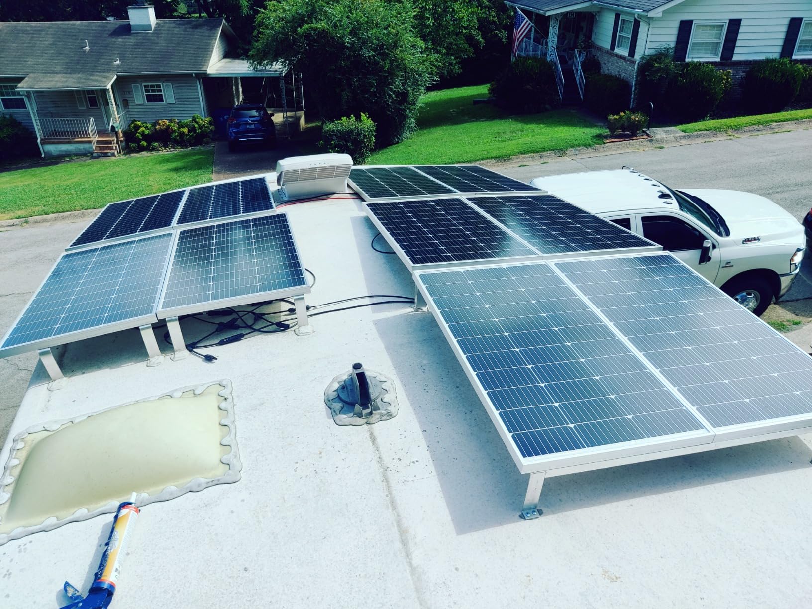 Newpowa 100W Flexible Solar Panel Portable Bendable 12 Volts 10BB Mono Cell for Uneven Surfaces Marine Camping Home Boat RV Surface Black customer photo 1