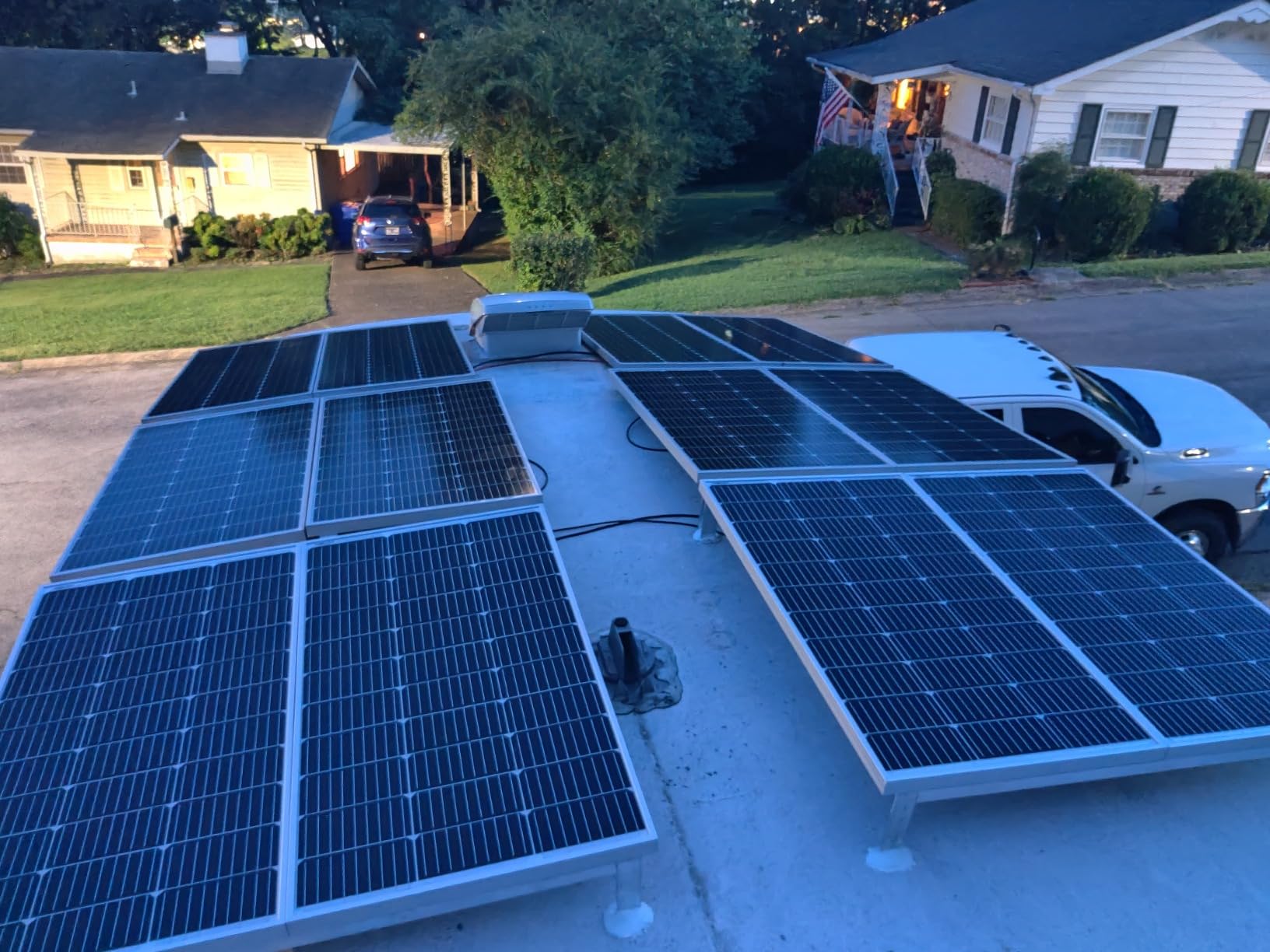 Newpowa 100W Flexible Solar Panel Portable Bendable 12 Volts 10BB Mono Cell for Uneven Surfaces Marine Camping Home Boat RV Surface Black customer photo 2