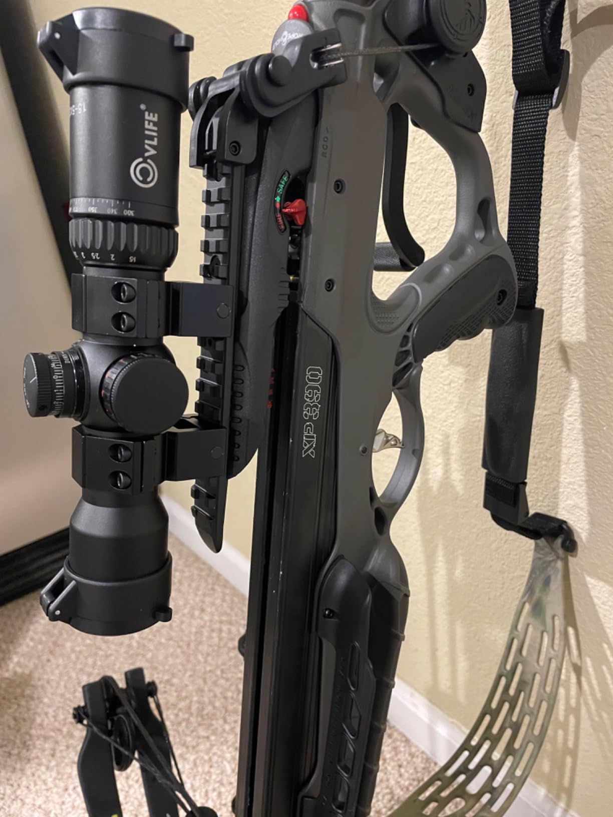 CVLIFE 1.5-5x32 Crossbow Scope, 20-100 Yards Rangefinder Ballistic Reticle, 300-460 FPS Red Green Illuminated Compact Crossbow Scope for Hunting with 20mm Scope Rings customer photo 1