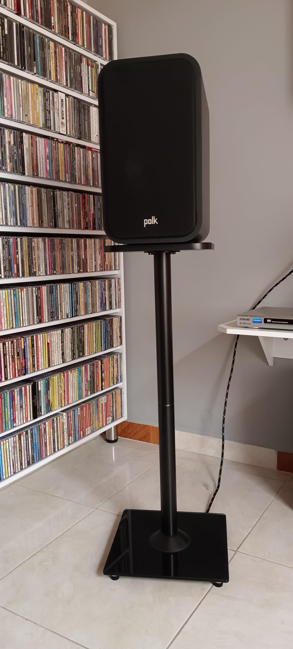 ELIVED Universal Speaker Stand Pair, 31 Inch Height Bookshelf Speaker Stands for Satellite Speaker Large Speaker Up to 22 lbs, Surround Sound Speaker Stand with Cable Management, Black, YD5022 customer photo 2