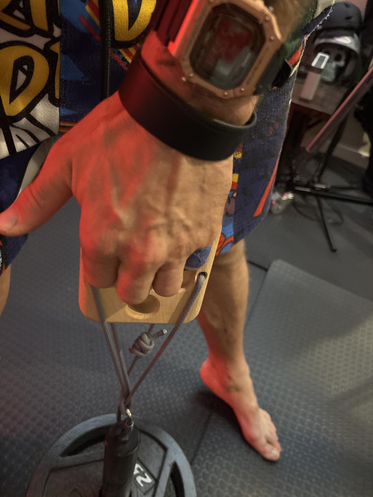 Portable Hangboard for Rock Climbing Holds, Fingerboard Trainer for Hand Grip Strengthener, Pinch Block Grip, Home Gym Fitness Workout Equipment - Hard Wood customer photo 2