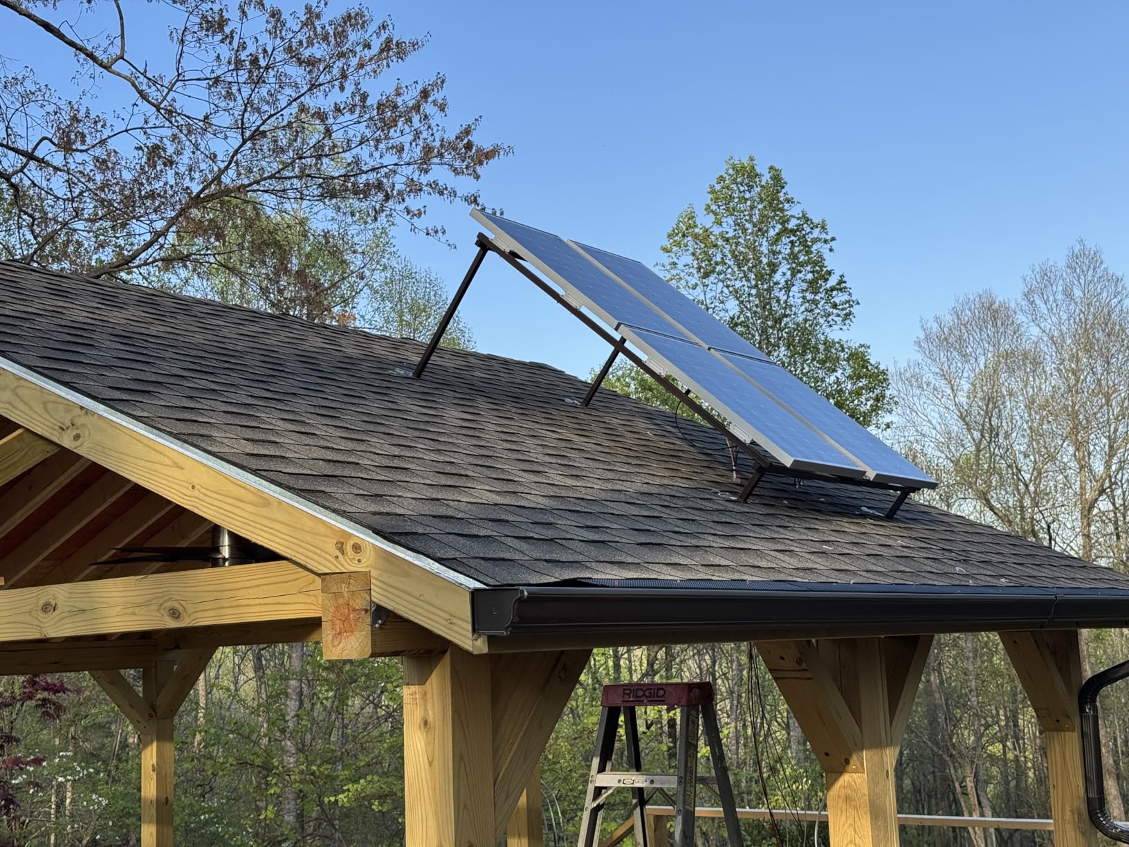 ECO-WORTHY 1.6KWH Complete Solar Panel Kit 400W 12V for RV Off Grid: 400W Solar Panels + 40A MPPT Charge Controller +12V 100Ah Lithium Battery + Solar Power Inverter + Bluetooth Module customer photo 2