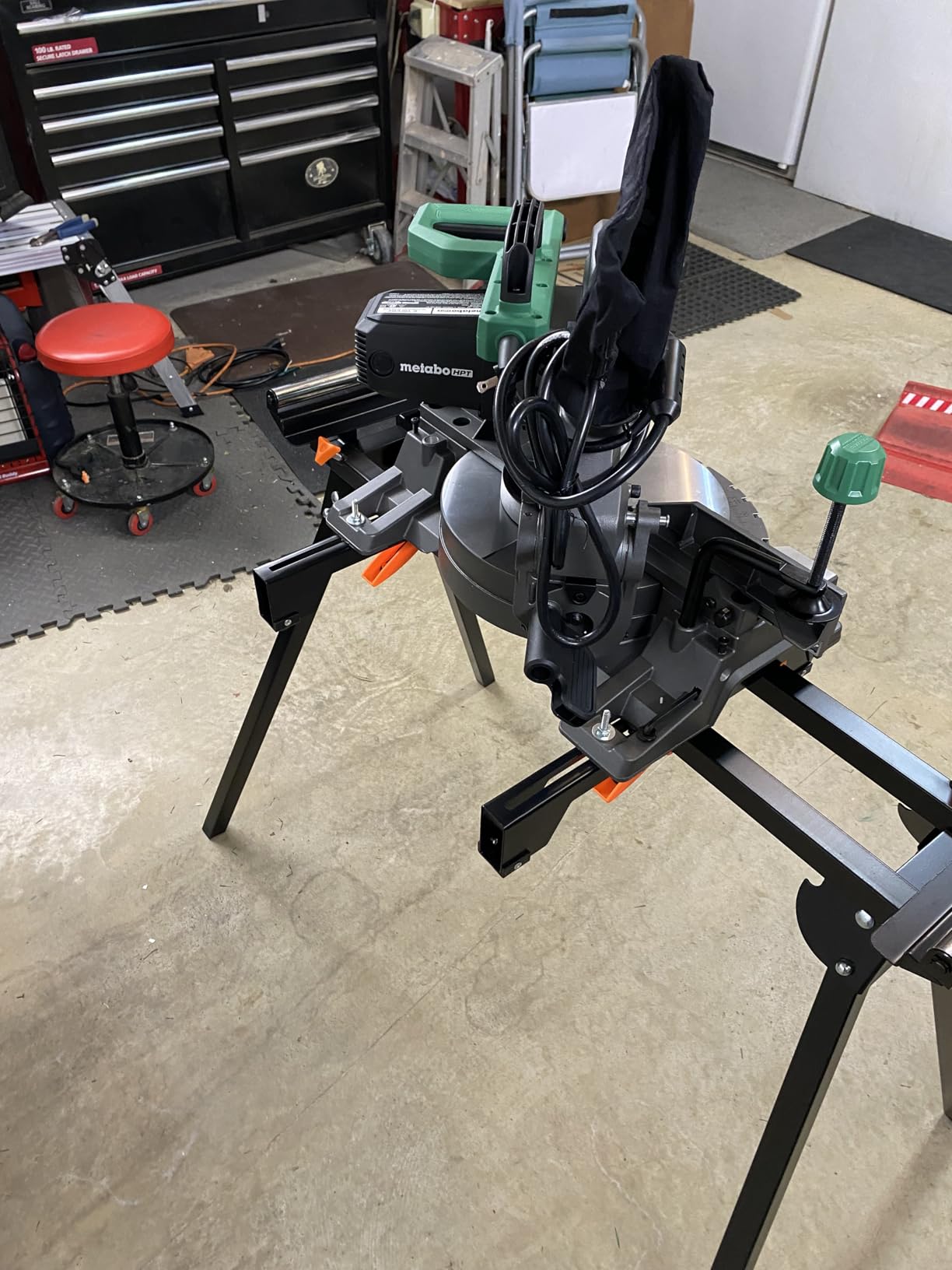 WEN Universal Collapsible Miter Saw Stand, 350-Pound Capacity (MSA200) customer photo 1