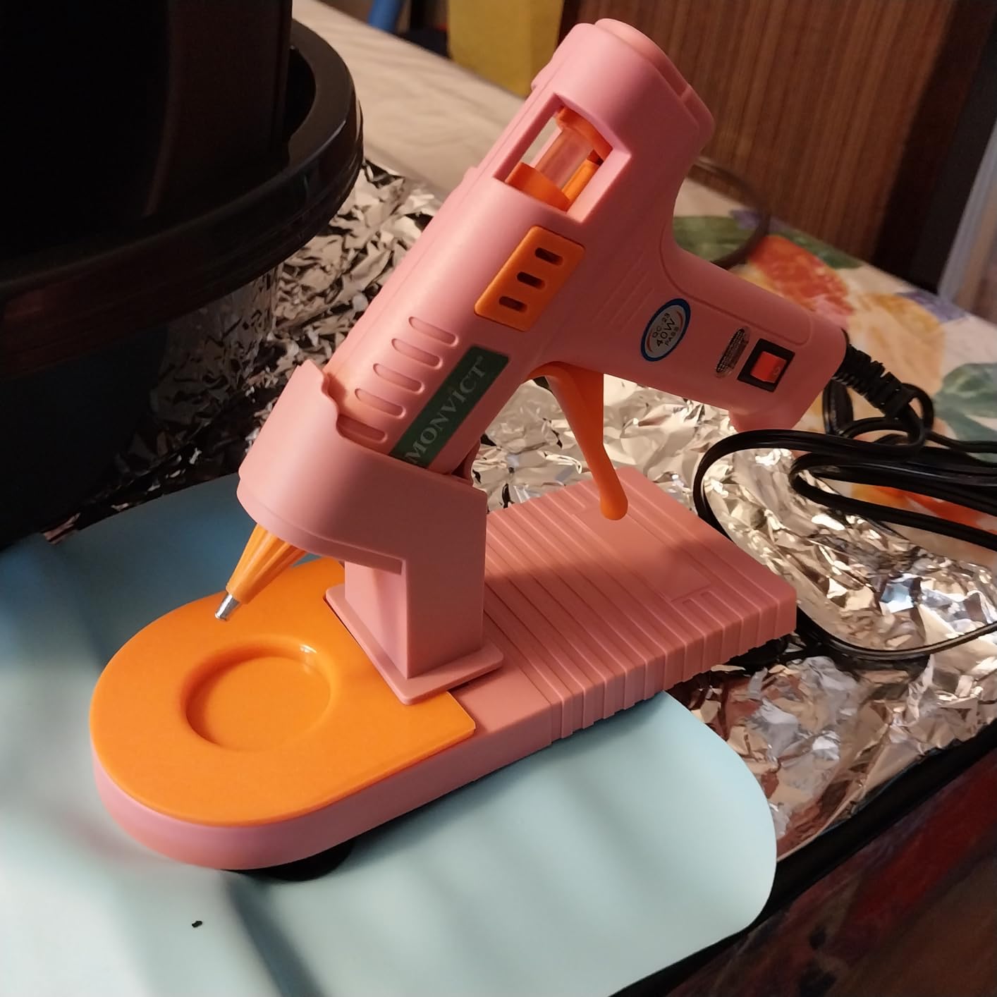 MONVICT Cordless Hot Glue Gun Kit, USB-C Rechargeable Mini Pink Glue Gun with 40 Pcs Premium Glue Sticks, 10 Pcs Craft sticks, Carrying Case, Smart Power-Off Hot Melt Glue Gun for DIY Craft Gift customer photo 1