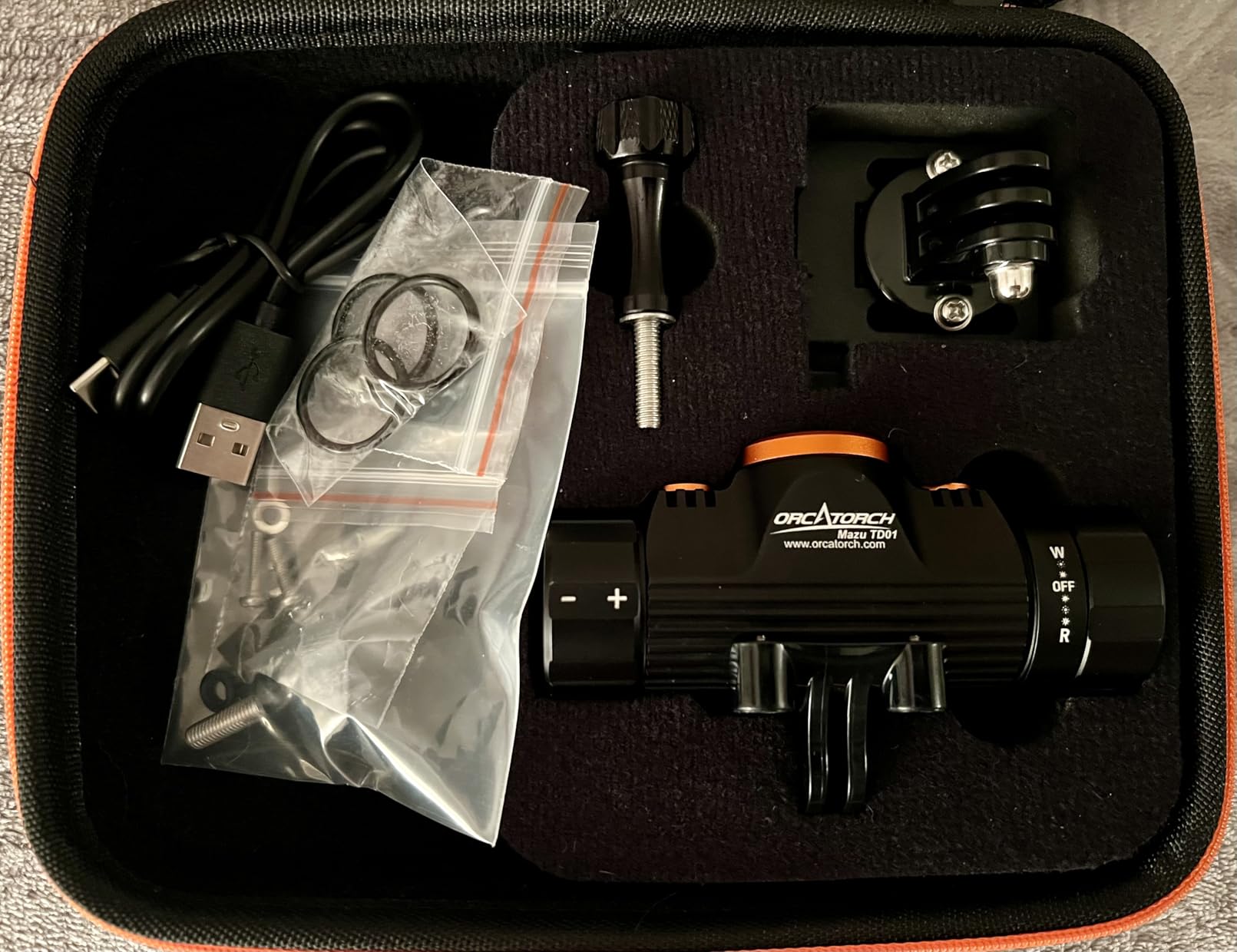 ORCATORCH TD01 Diving Headlamp 1200 Lumens Scuba Dive Light 5 Modes Dual-Color (White/Red) Professional Underwater 150m Headlight, IP68 Waterproof Flashlight for Caving Snorkeling Spearfishing customer photo 1