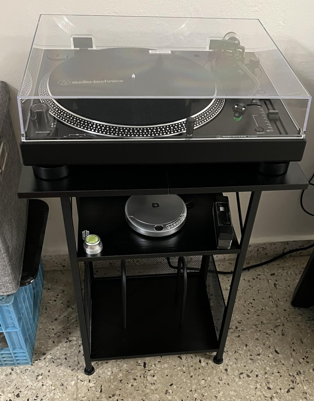 AMHANCIBLE Record Player Stand with Charging Station, Turntable Stand with Storage Cabinet, 3 Tier End Table Hold Up to 100 Albums, Record Table for Vinyl, Living Room, Rustic Brown, HETCD01BR-1 customer photo 2