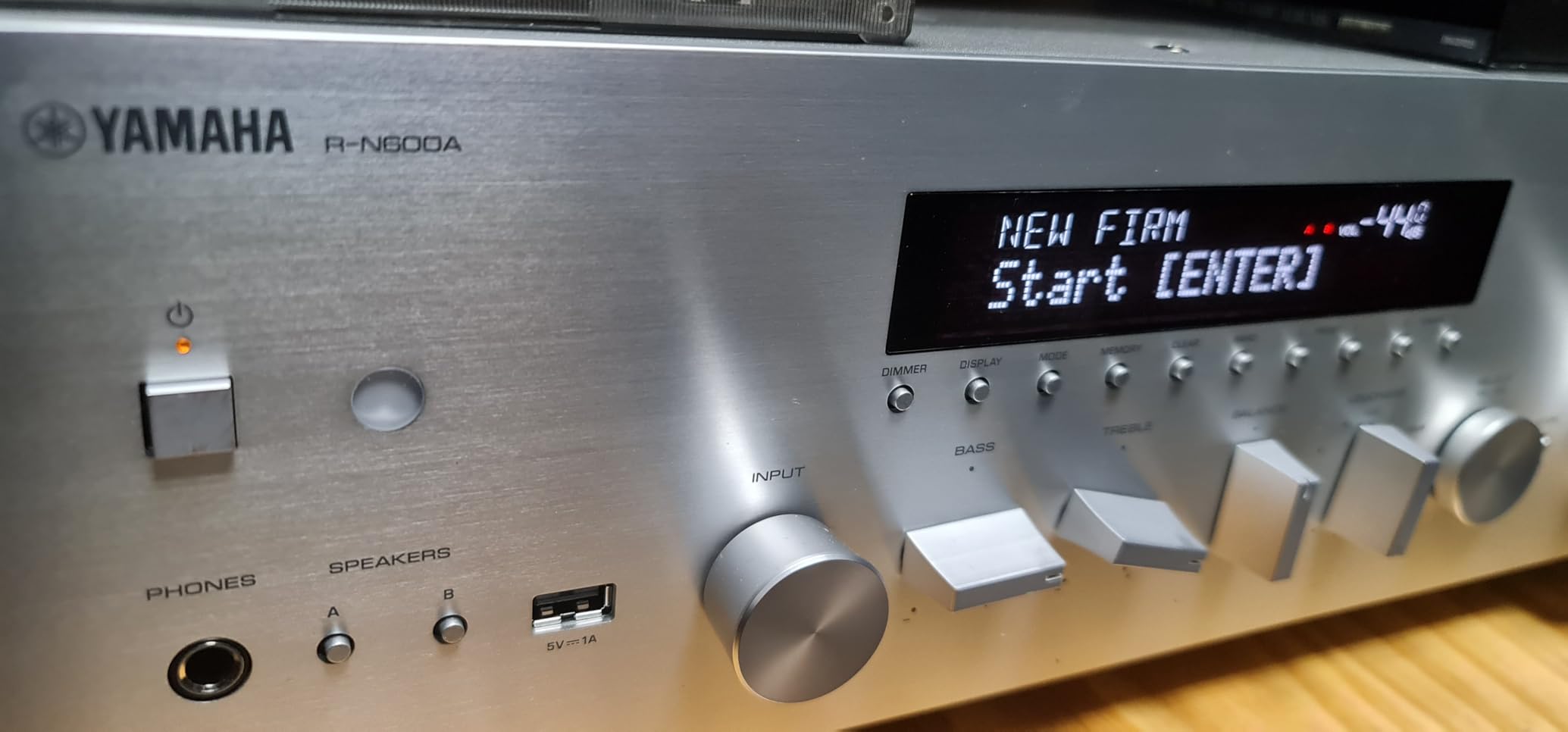 Yamaha R-N600A Network Receiver with Streaming, Phono and Built-in DAC, Black customer photo 2