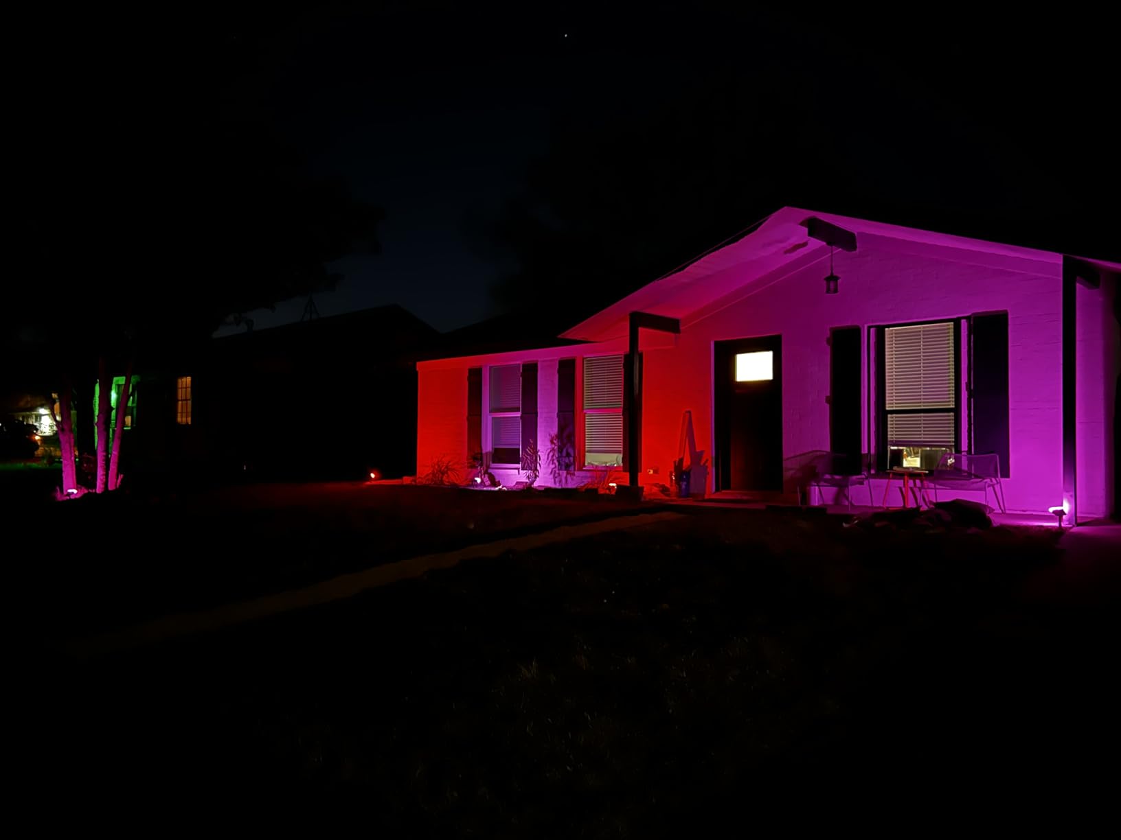 Linkind Smart Solar Lights Outdoor SL5 with Motion Sensor, APP Control Color Changing Solar Spot Lights Outdoor, IP65 Landscape Lighting for Yard, Garden, Path (6 Pack) customer photo 1