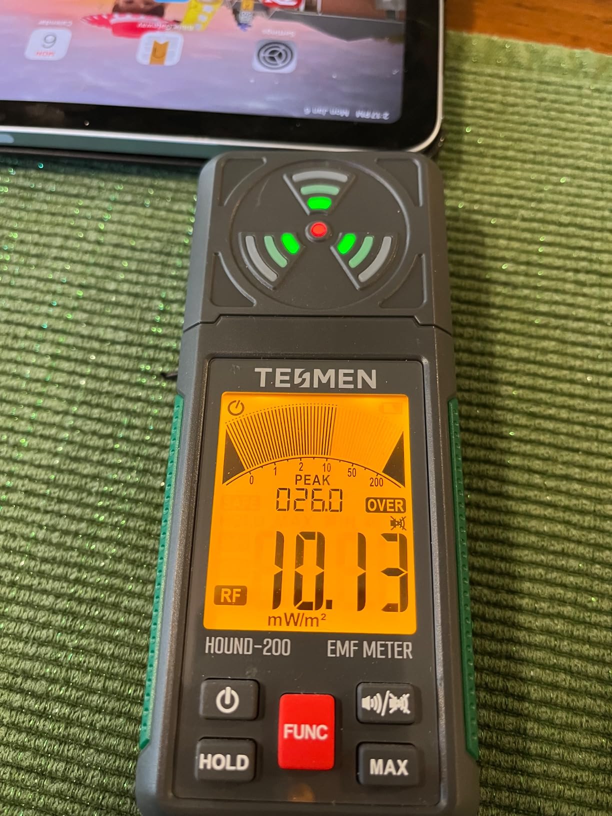 TESMEN EMF Meter, Hound-200 EMF Detector: 3-in-1 Portable Electromagnetic Field Radiation Detector for EF, RF, MF, WiFi Signal, Suitable for Home, Office EMF Inspections and Ghost Hunting - Green customer photo 1