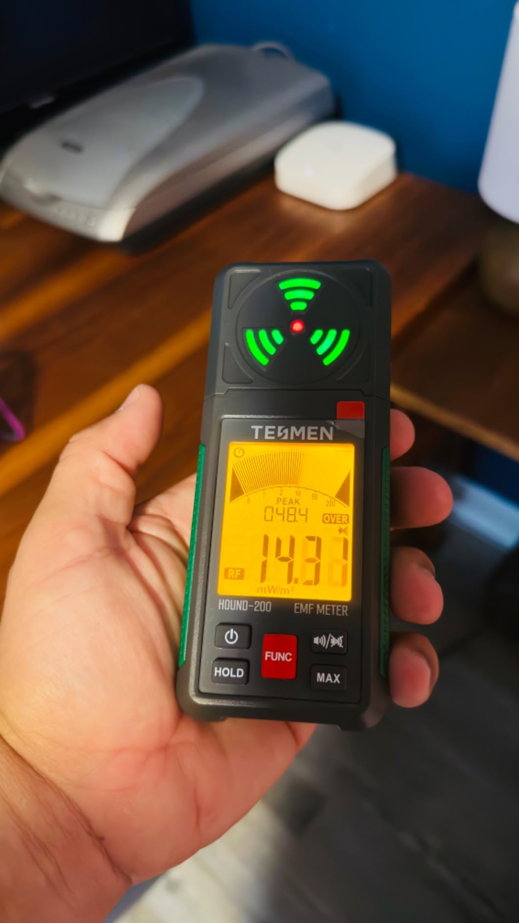 TESMEN EMF Meter, Hound-200 EMF Detector: 3-in-1 Portable Electromagnetic Field Radiation Detector for EF, RF, MF, WiFi Signal, Suitable for Home, Office EMF Inspections and Ghost Hunting - Green customer photo 2