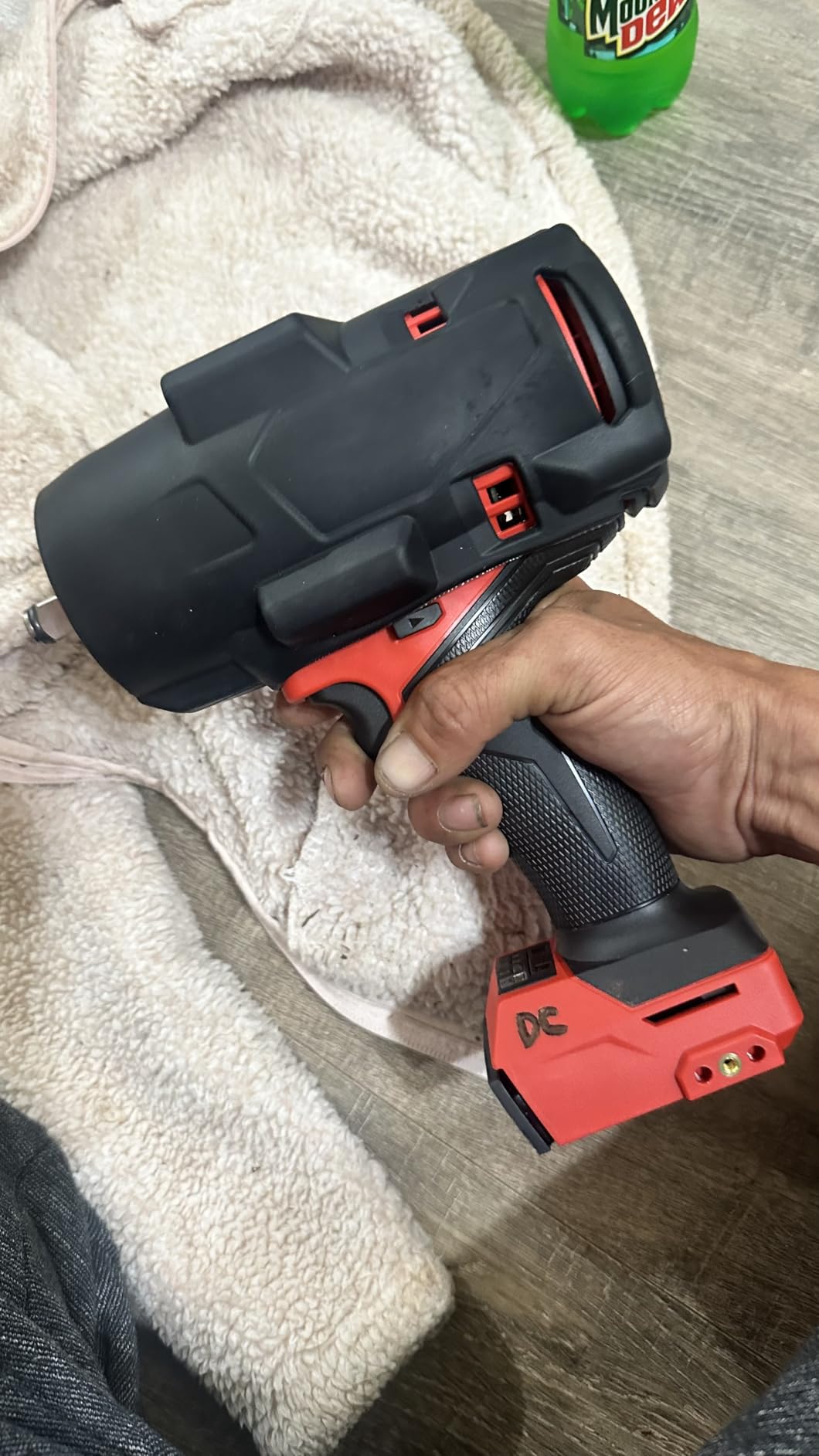 Milwaukee Electric - M18 Fuel 1/2 HIGH Torque Impact Wrench W/FRICTI customer photo 1