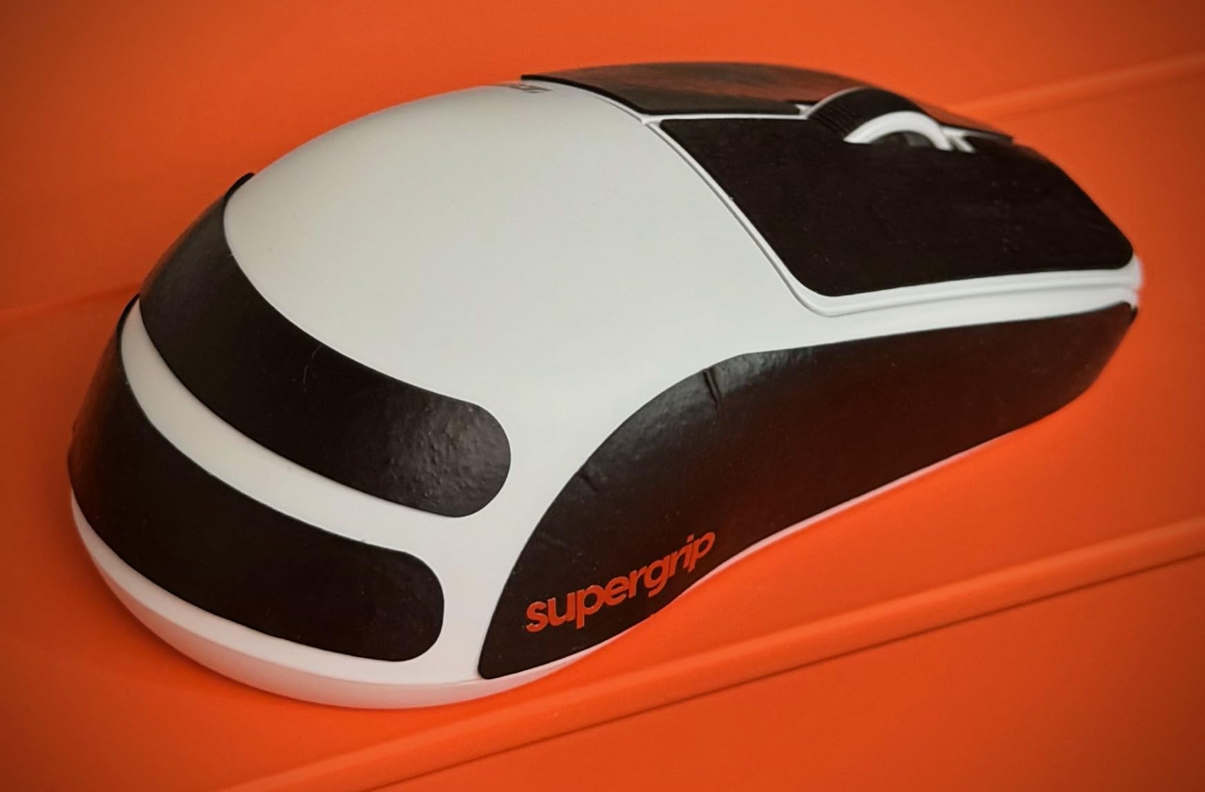 Pulsar Gaming Gears X2H mini Wireless Gaming Mouse, Limited Color Edition, Ultra Lightweight 1.83 oz (52 g), Symmetrical, Optical Switch, 26000 DPI, PAW3395 Sensor (Mini, Wireless, Red) customer photo 2