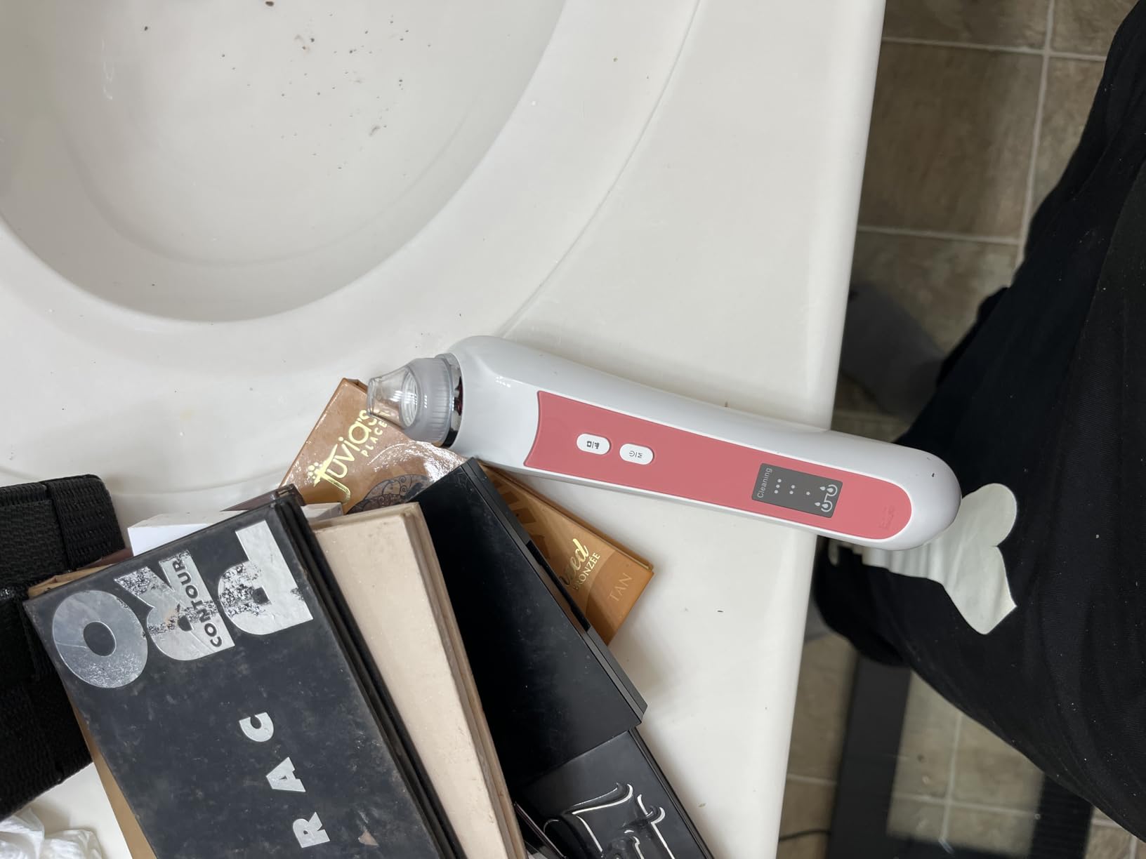 Blackhead Remover Vacuum, USB Interface Type Pore Vacuum, Black Head Extractions Tool with Camera, Men and Women Pore Cleaner, 3 Adjustment Modes & 6 Suction Heads (Light Pink) customer photo 1