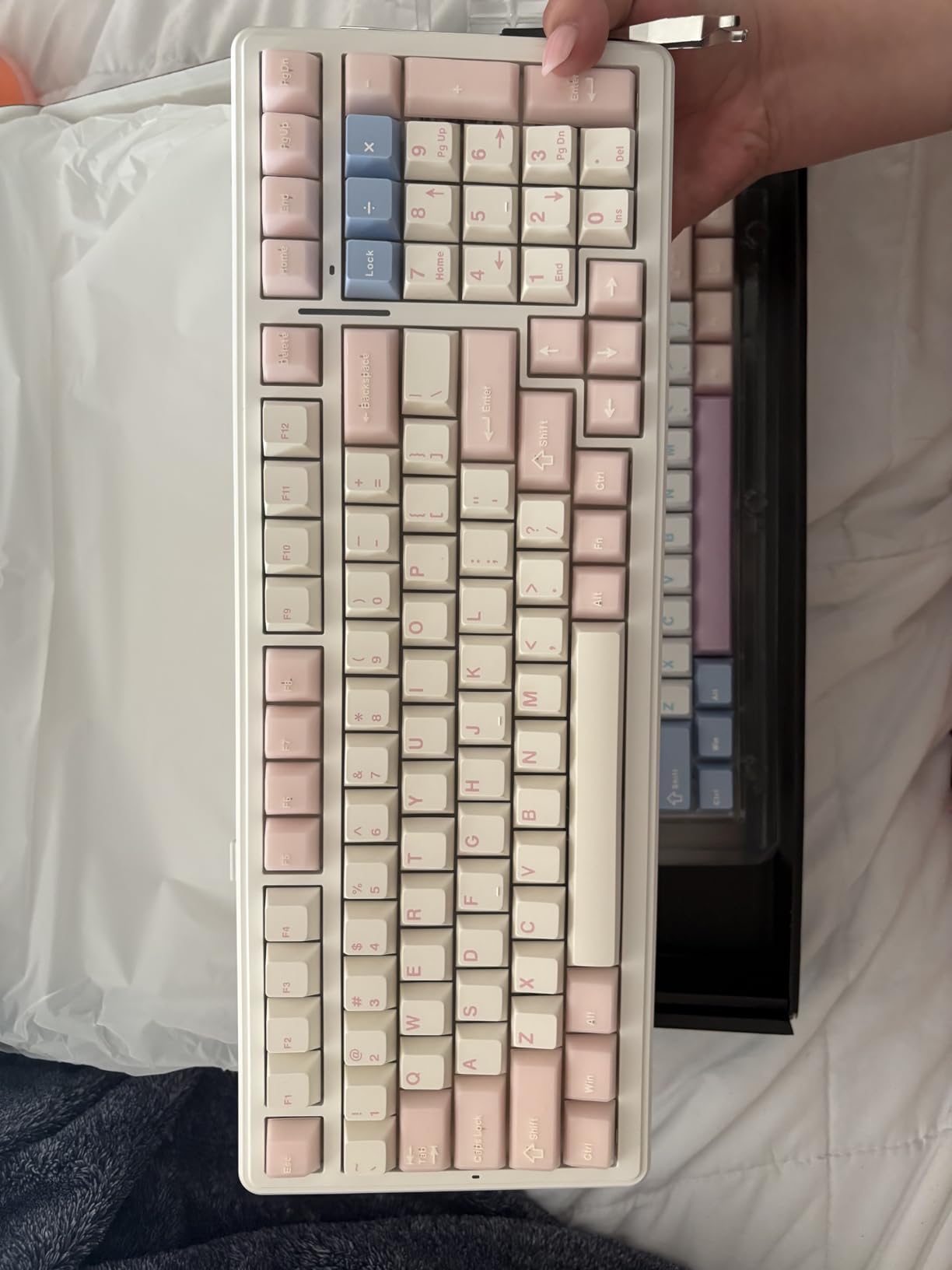 AULA F99 Wireless Mechanical Keyboard, Tri-Mode BT5.0/2.4GHz/USB-C Hot Swappable Custom Keyboard, Pre-lubed Linear Switches, RGB Backlit Computer Gaming Keyboards for PC/Tablet/PS/Xbox customer photo 2