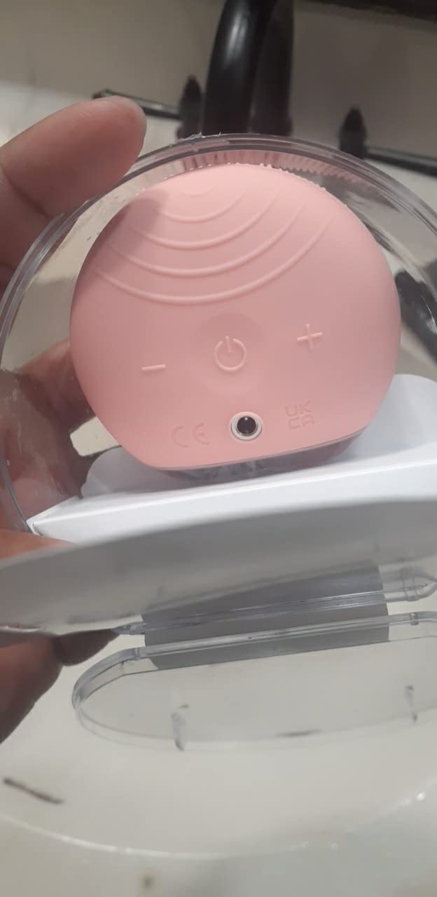 FOREO LUNA 4 go Face Cleansing Brush & Firming Massager | Premium Face Care | Enhances Absorption of Facial Skin Products | Simple Skin Care Tools | For All Skin Types customer photo 2