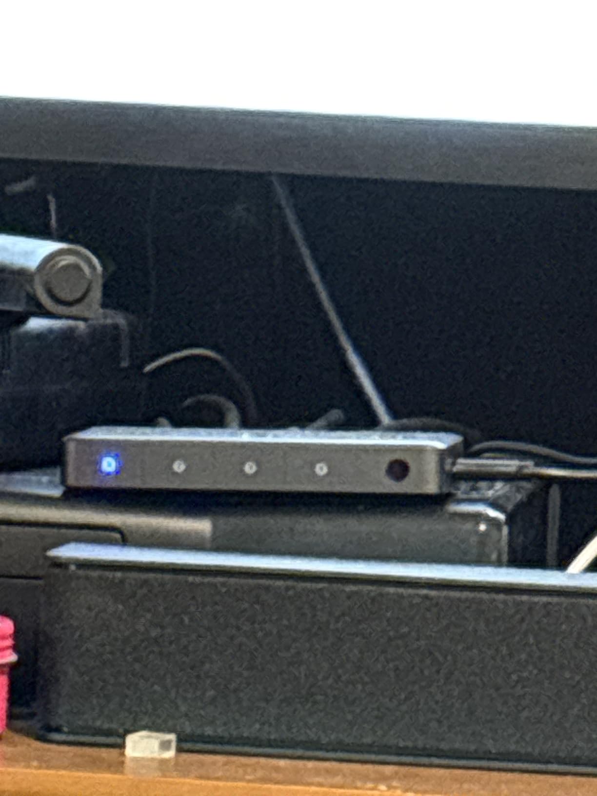 Anker HDMI Switch, 4K@60Hz HDMI Switcher, 4 in 1 Out with Smooth Finish, Supports HDR/3D/Dolby/DTS, Compatible with Laptops,PC,Xbox,PS5/PS4,Projector customer photo 2