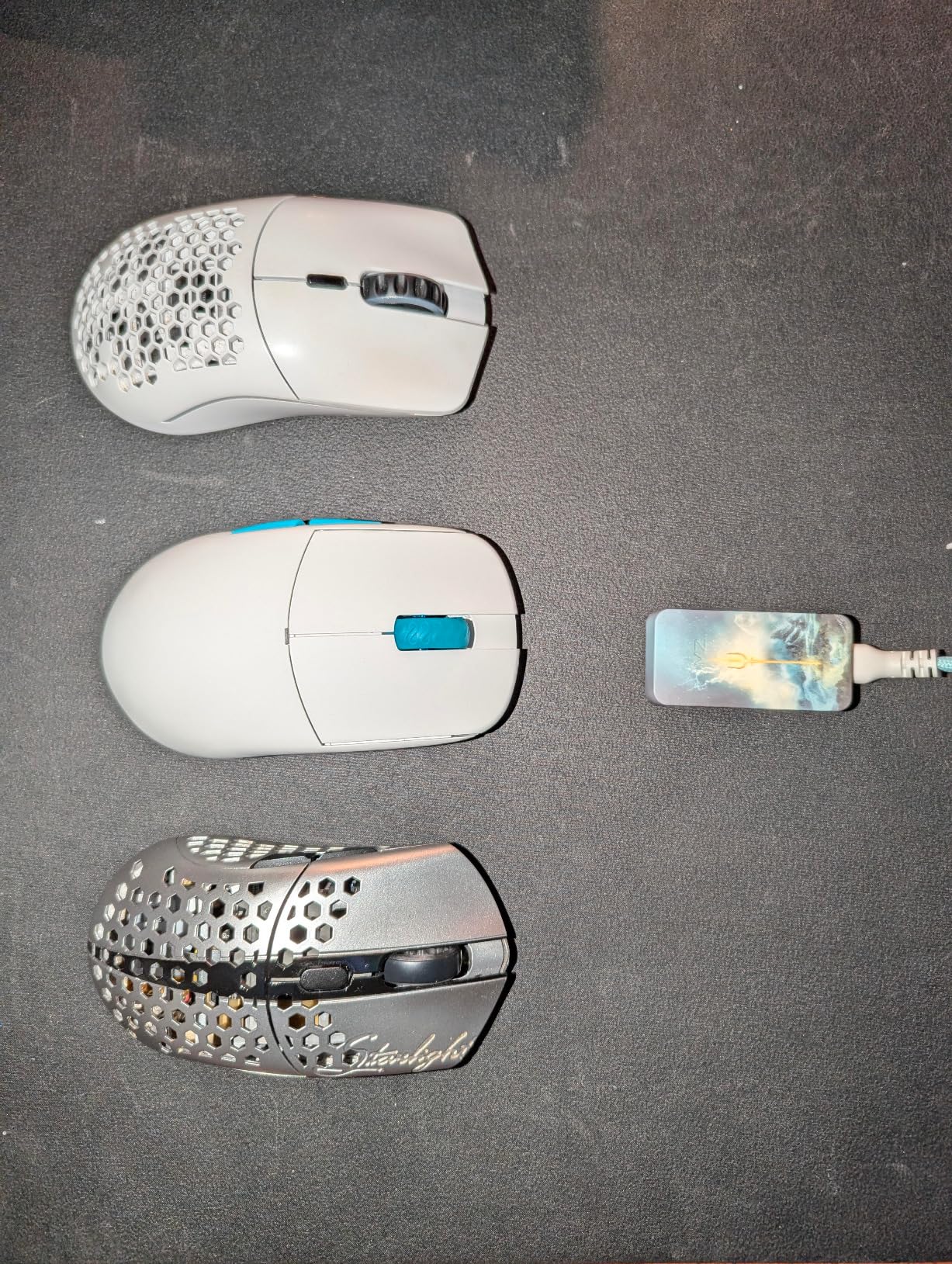 Lamzu Atlantis Mini Pro Wireless Gaming Mouse, Ultra Lightweight 51g, Mechanical Switch,Symmetrical,26000 DPI,MCU Nordic 52840,PAW3395 Sensor, 4K Compatible, for Small Hand Gamer-Polar Whtie customer photo 2