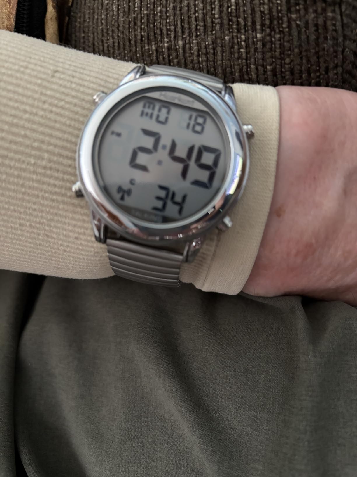 Large Digital Talking Watch English Speaking for The Blind, Elderly or Visually impaired Receives US Signals Automatic Time and Date Correction Big Numbers Easy to See Loud and Clear-Hearkent-2117M customer photo 2