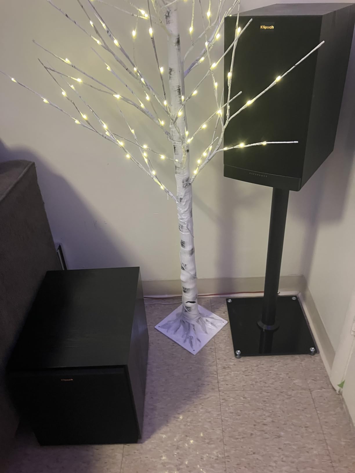 Rfiver Upgraded 45 Degree Swivel Speaker Stands Pair for Surround Sound, Heavy Duty 28 Inch Bookshelf Speaker Stand Each Holds 22lbs Large Speaker, Floor Speaker Stand Built-in Cable Management, 1 Pair customer photo 2