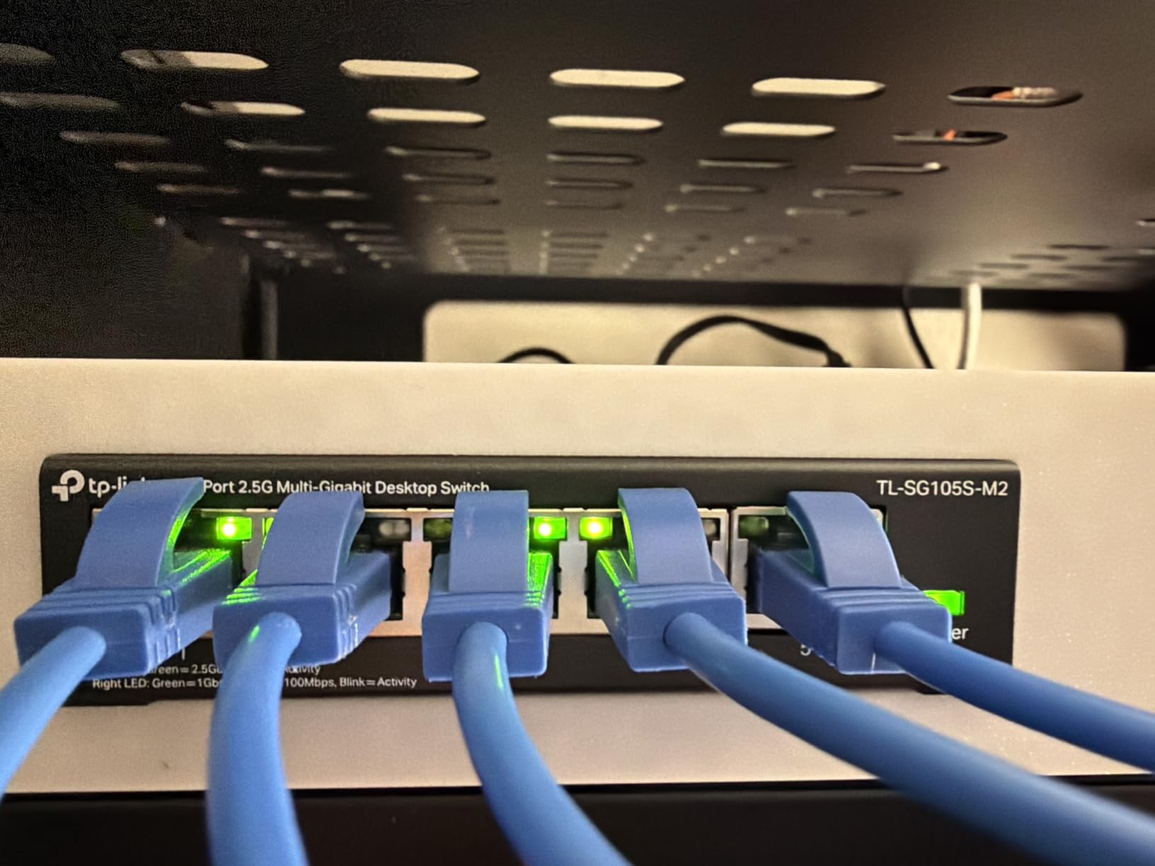 TP-Link TL-SG105S-M2, 5-Port Multi-Gigabit 2.5G Ethernet Switch, Unmanaged Network Switch, Ethernet Splitter, Plug & Play, Desktop/Wall Mount, Silent Operation customer photo 2