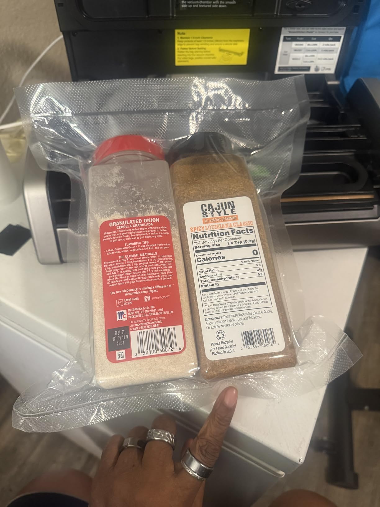 Bonsenkitchen Vacuum Sealer Machine, Globefish Technology for Perfect Vacuum Sealing, Powerful Low-Noise Food Vacuum Sealer with Easy Handle Design, Built-in Cutter & Bag Storage, 1 Bag Roll & 10 Bags customer photo 2