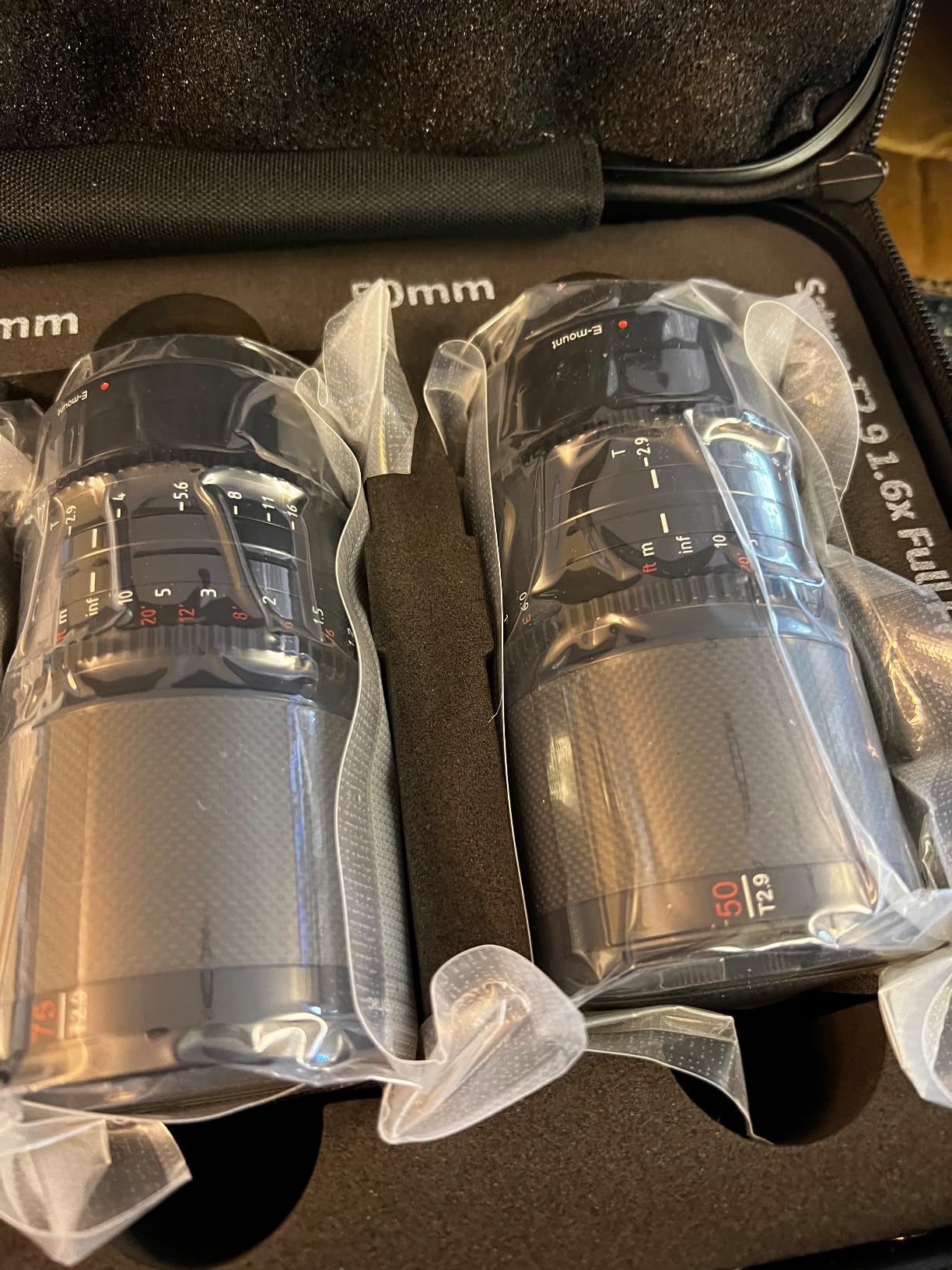 Sirui Saturn 75mm T2.9 1.6X Full Frame Carbon Fiber Anamorphic Lens, Cine Lens for E Mount Cameras, Less Than 500g (Blue Flare) customer photo 2