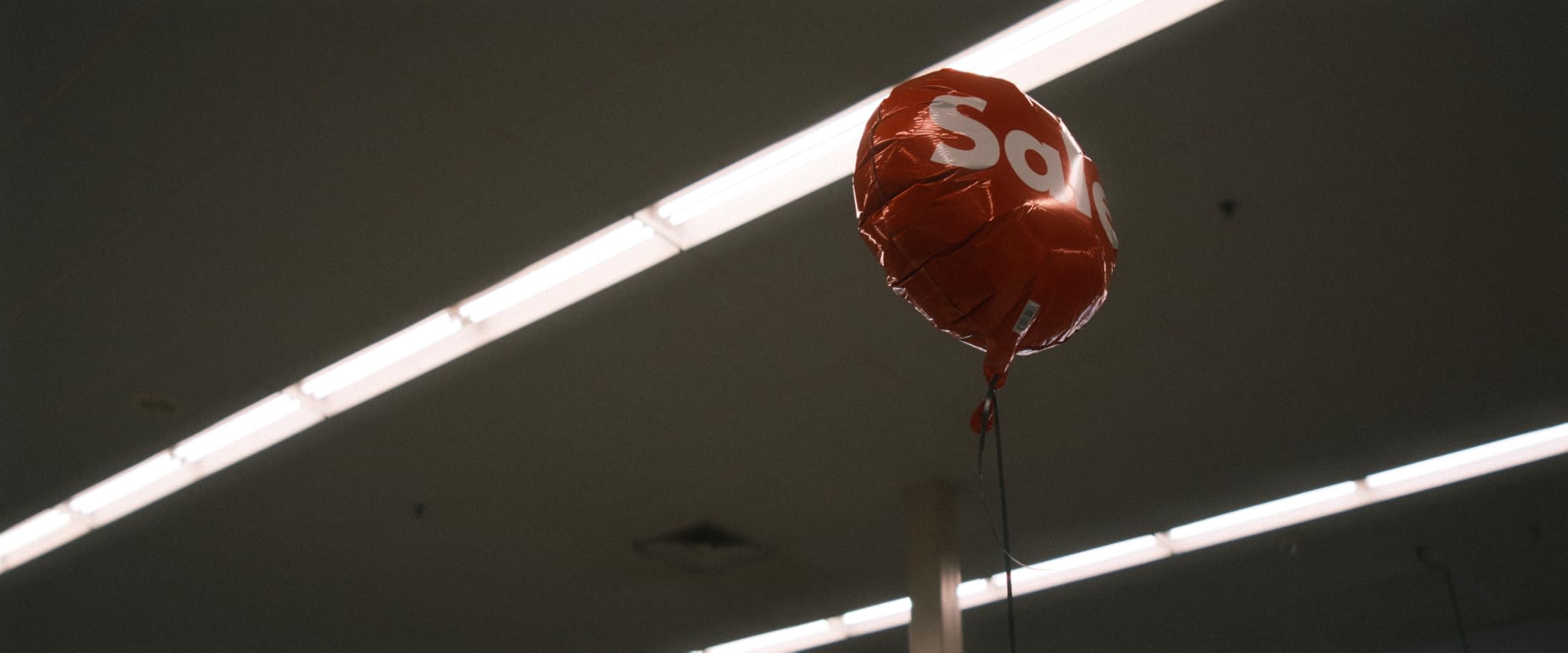 Sirui Saturn 75mm T2.9 1.6X Full Frame Carbon Fiber Anamorphic Lens, Cine Lens for X Mount Cameras, Less Than 500g (Blue Flare) customer photo 2