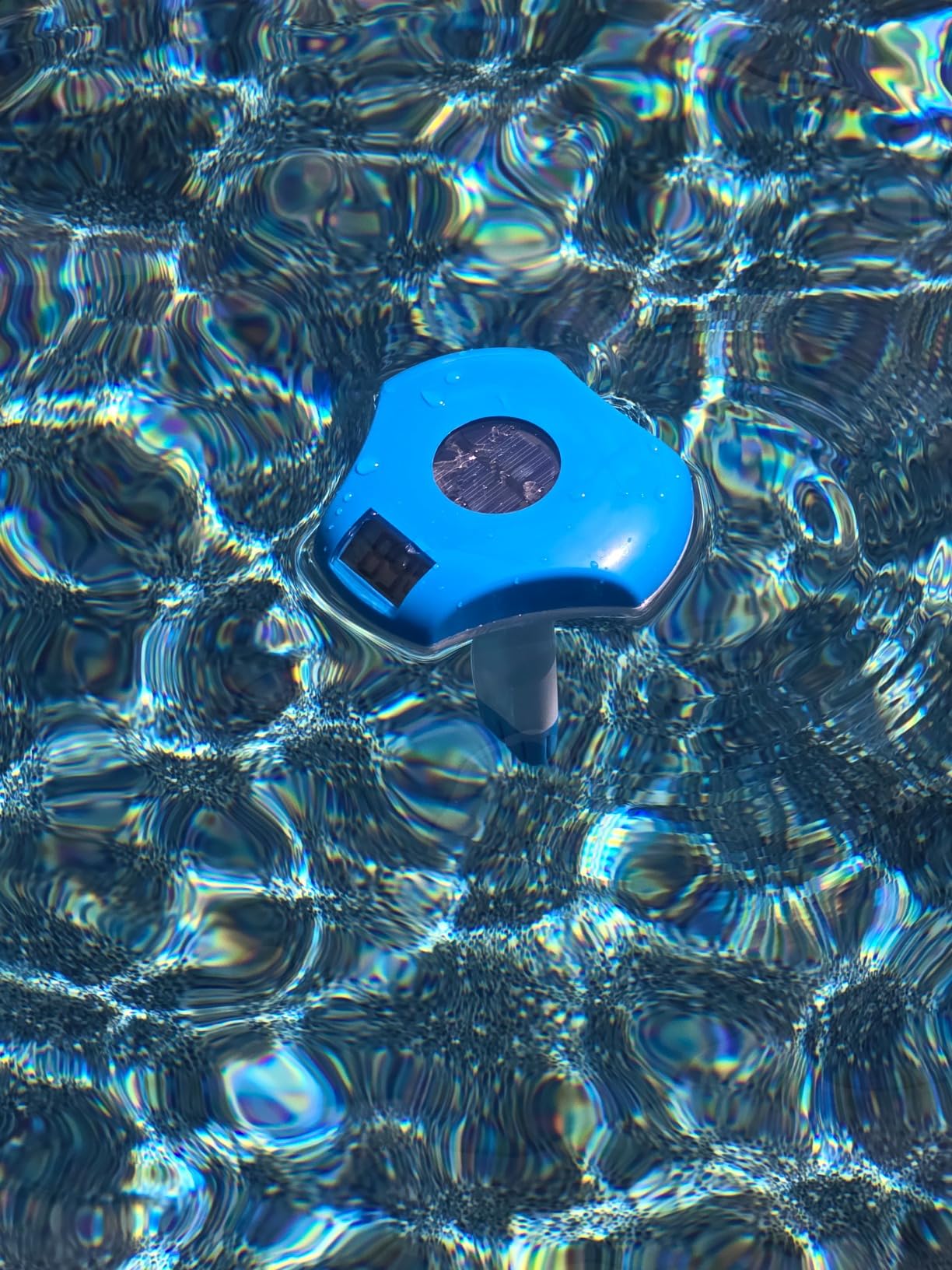 Solar Digital Pool & Spa Thermometer, Weather Resistant Floating Thermometer, IPX-8 Water Proof, 10s Measuring Cycle, Solar Powered with Over 180 Days Battery Life customer photo 2