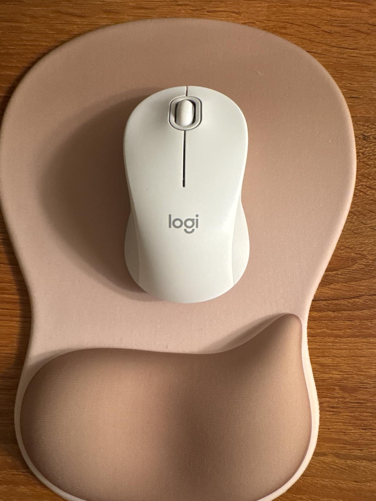 Logitech Signature M550 L Full Size Wireless Mouse - for Large Sized Hands, 2-Year Battery, Silent Clicks, Bluetooth, Multi-Device Compatibility - Black customer photo 1