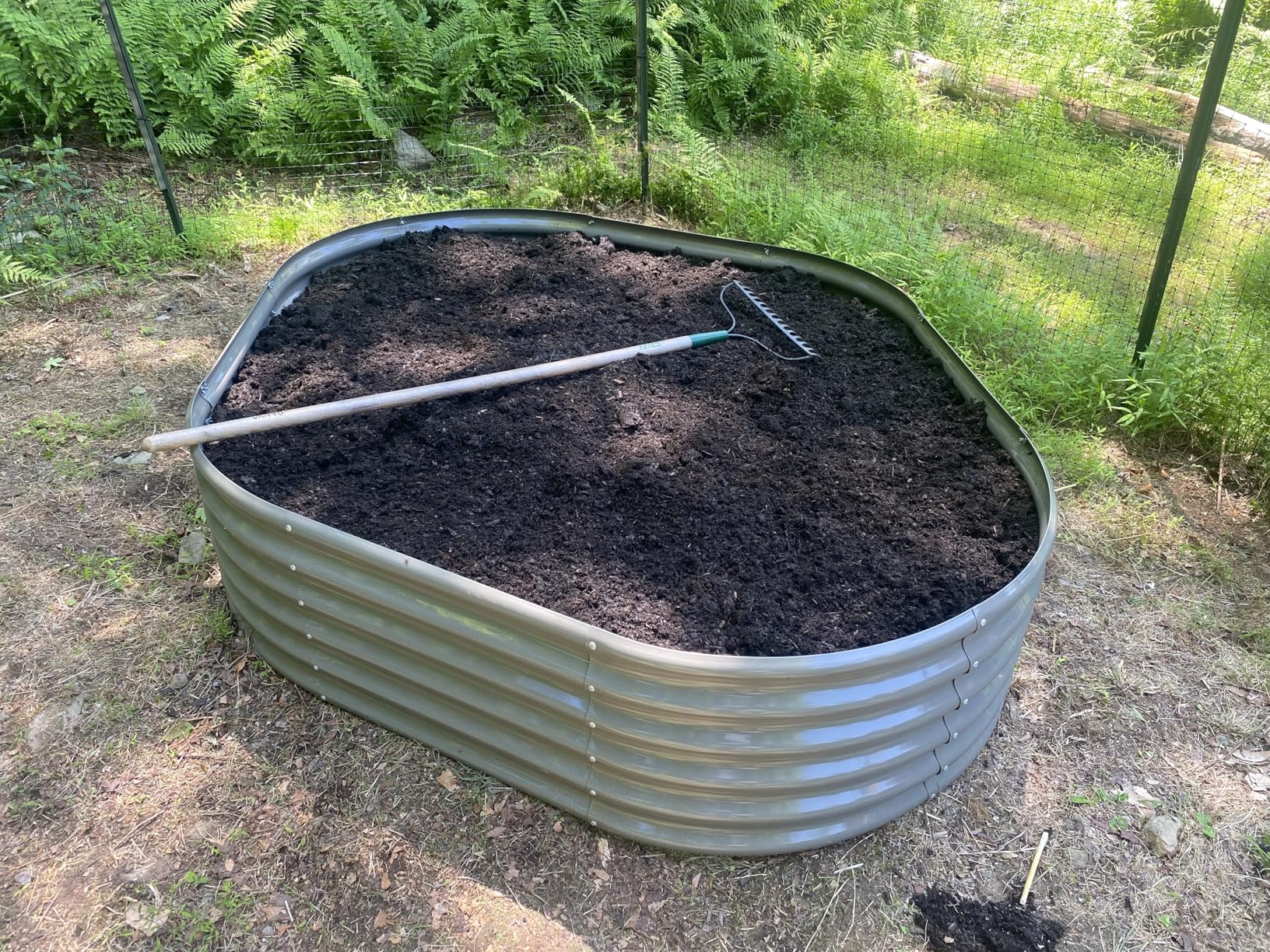 A ANLEOLIFE 8x4x2ft Galvanized Raised Garden Bed Kit, Oval Metal Deep Root Planters for Outdoor Plants Vegetables Flowers Herb, Large Bottomless, 478 Gallon Capacity customer photo 2