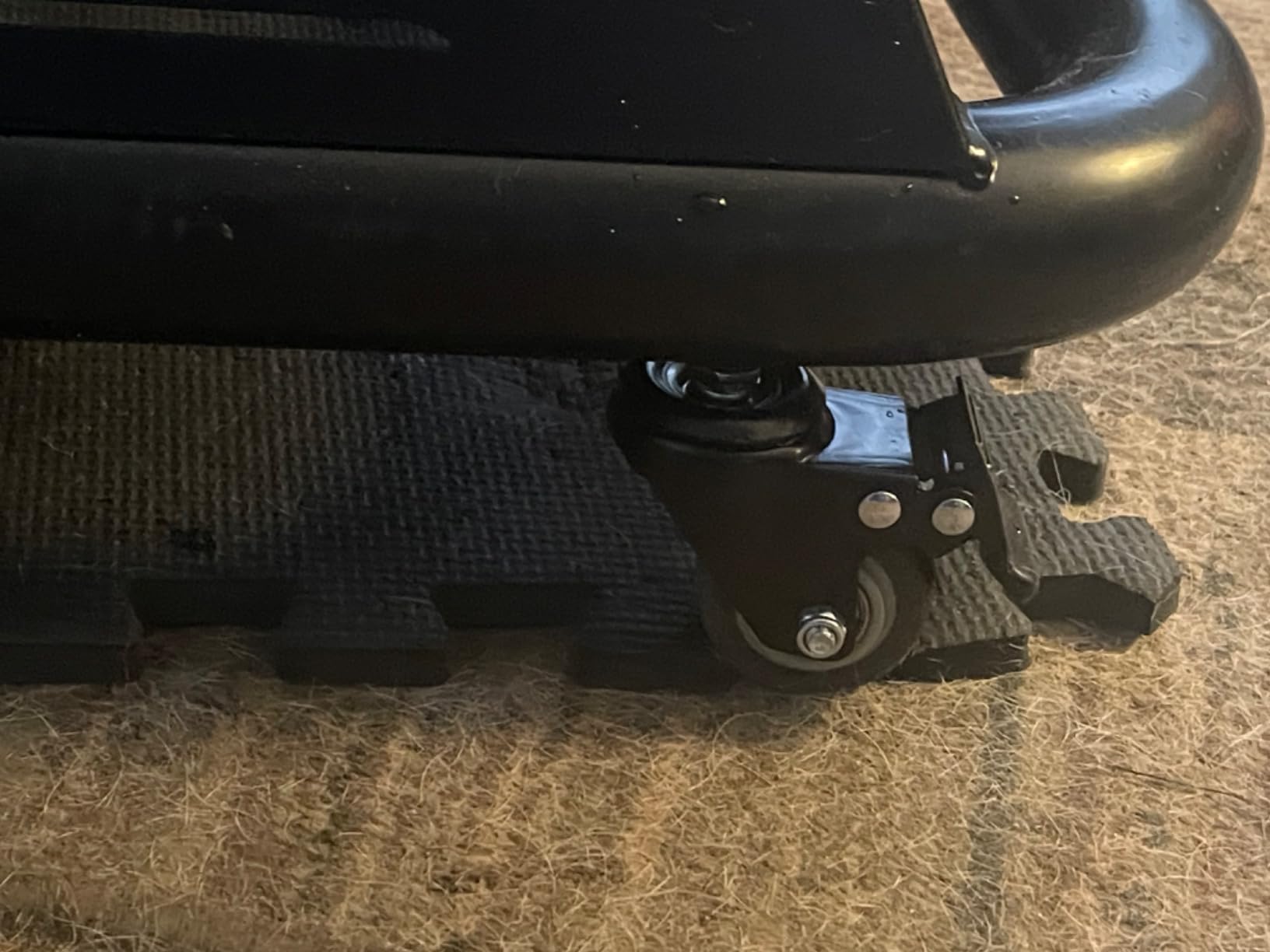 GTPLAYER Racing Simulator Cockpit with Seat and Bluetooth Speakers, Racing Style Reclining Seat and Ultra-Sturdy Alloy Steel Frame (Winered) customer photo 2