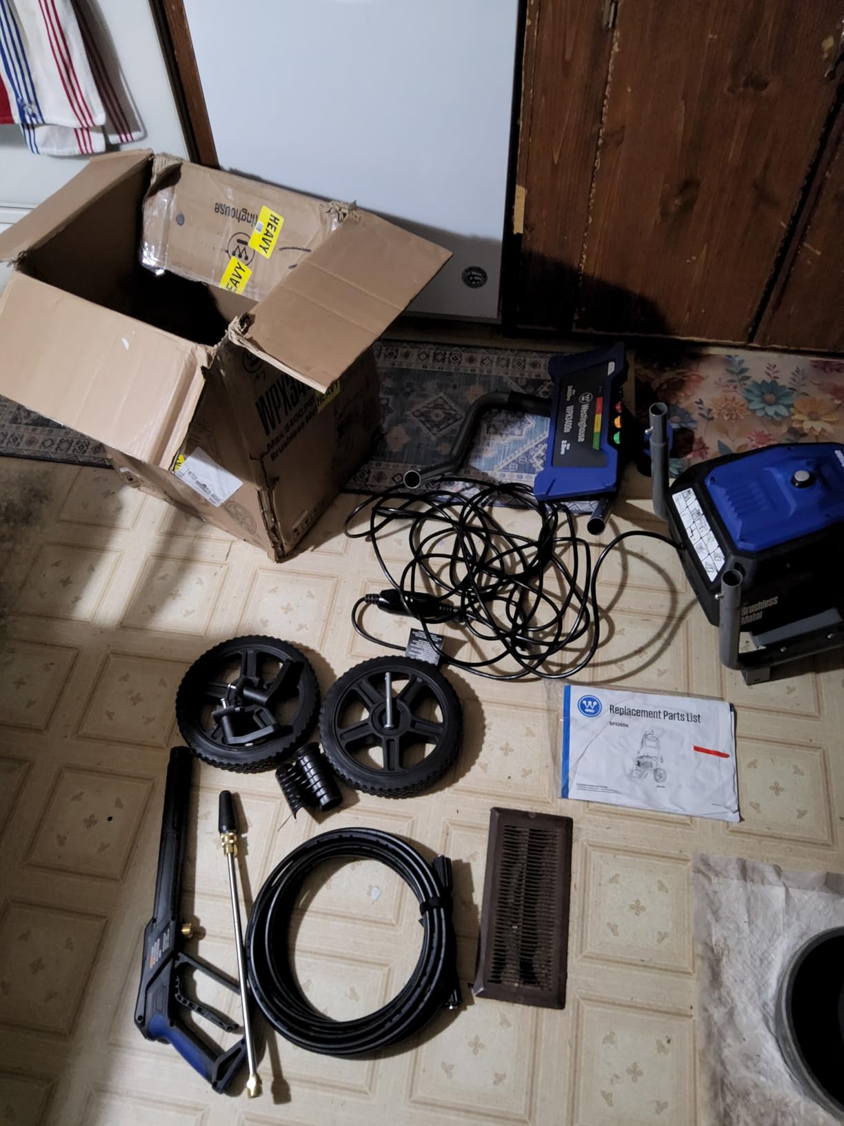 Westinghouse WPX3400e Electric Pressure Washer, 3400 Max PSI and 2.0 Max GPM, Brushless Motor, Onboard Soap Tank, Spray Gun and Wand, 5 Nozzle Set, for Cars/Fences/Driveways/Homes/Patios/Furniture customer photo 2