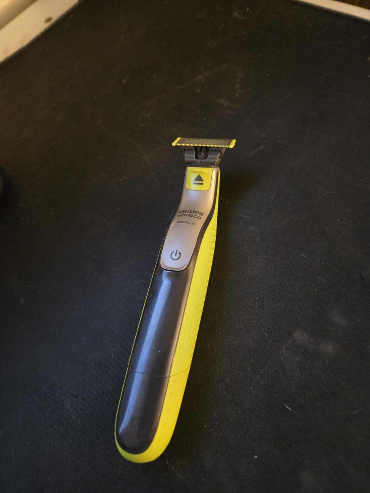 Philips Norelco OneBlade 360 with Connectivity Hybrid Face + Body, Electric Beard Trimmer, Shaver and Body Groomer Kit with 360 Blade Tech, 1x360 Blade, 5-in-1 Comb, Travel Case, Model QP4631/90 customer photo 1