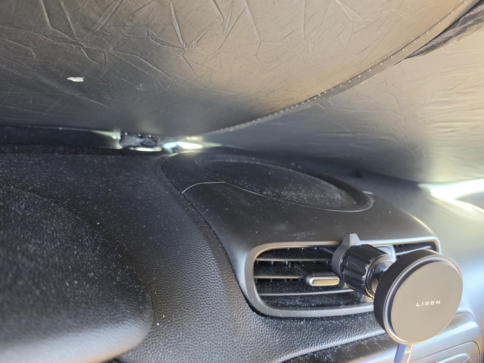 LISEN 15W MagSafe Car Mount Charger, Travel MagSafe Charger, Wireless Car Charger, Magnetic Phone Holder for Car, Phone Holders for Your Car Accessories for Women Men Jeep Ford for iPhone 17-12, Samsung customer photo 1