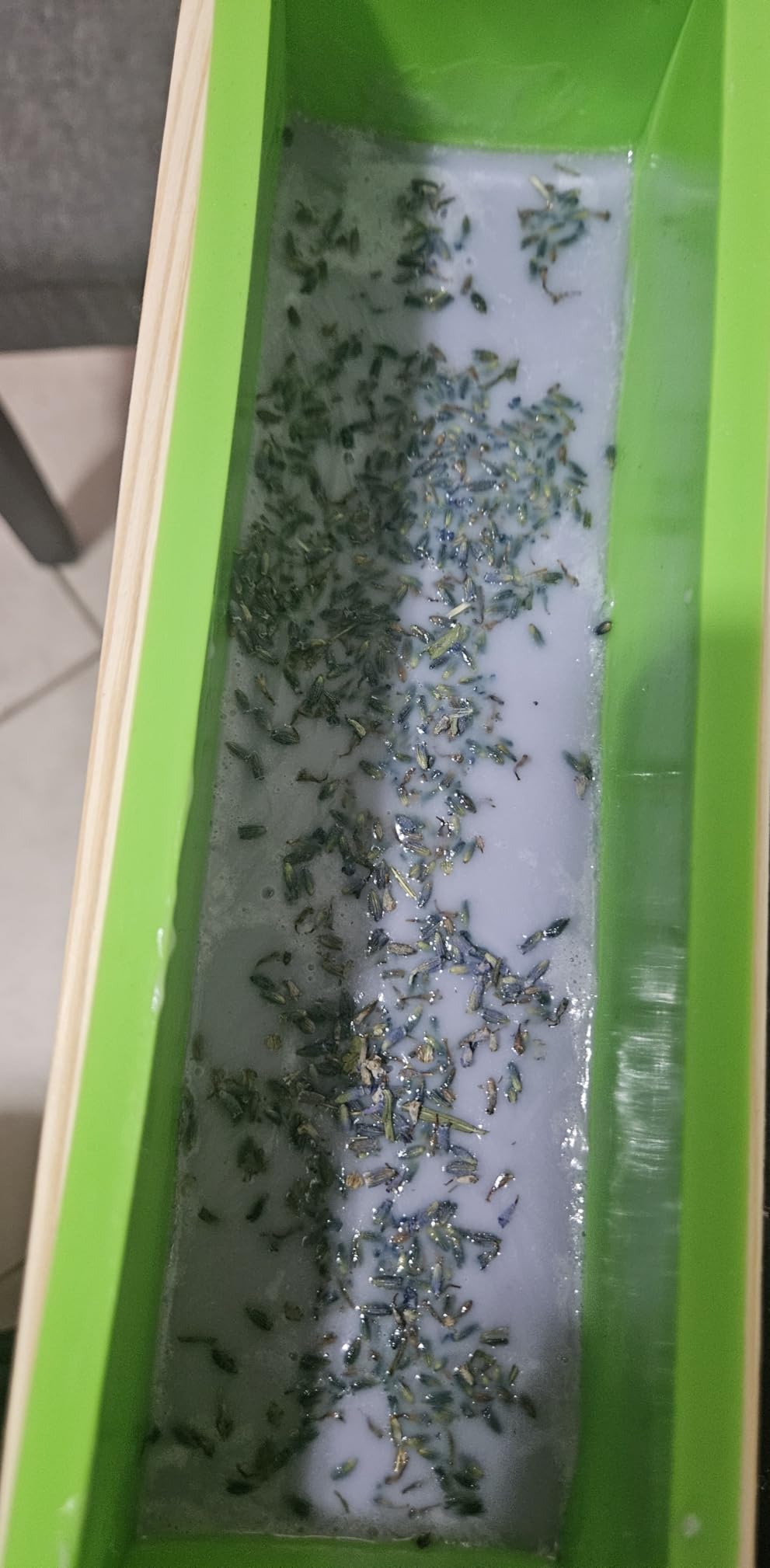 PIUH Deluxe Soap Making Kit for Soap Making, DIY Soaps Making Full Set Kits Includes Soap Melter, 4 lb Soap Base, 8 Essencial Oils, Silicone Loaf Molds & Scraper, Cutters, 8 Dyestuffs for Adults Gift customer photo 2