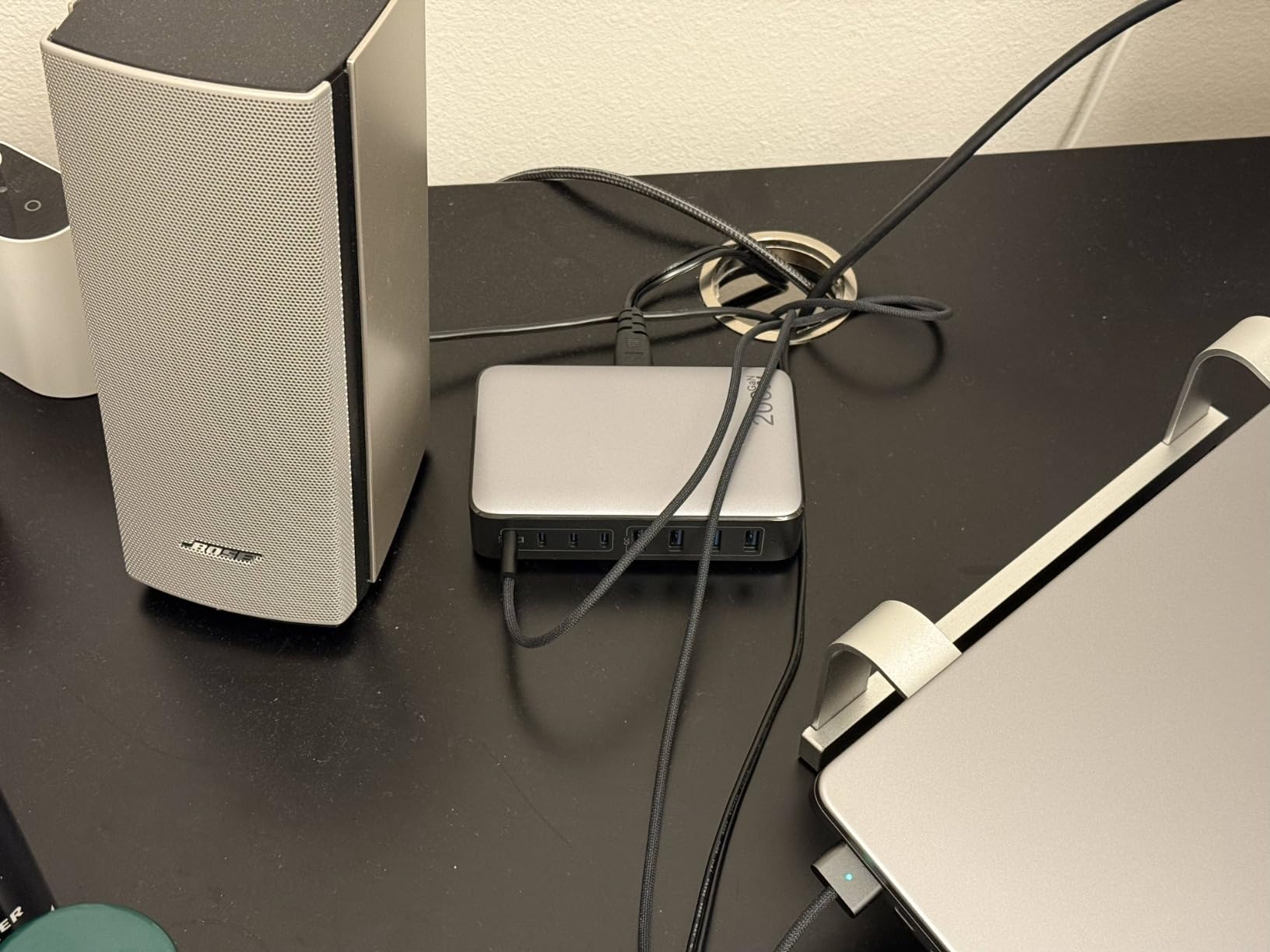 USB C Charger 200W USB C Charger Block,Upgraded GaN III 8-Port Fast Charging Station Hub,PD 65W Laptop Charging Adapter Compatible with MacBook Pro/Air,DELL,Steam Deck,iPhone 16/15/14,Galaxy S23/22 customer photo 1