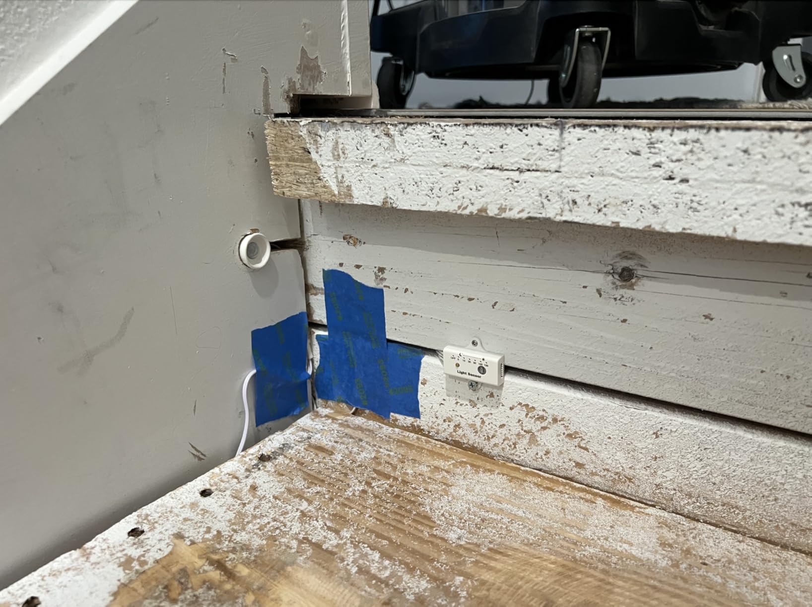 Motion Sensor with Daylight Sensor LED Stair Light Kit KMG-4233, Multiple Functions with Switch Panel Control, 40 Inches Light Strip for Indoor Use (Cool White 6000K, 12 Stairs) customer photo 2