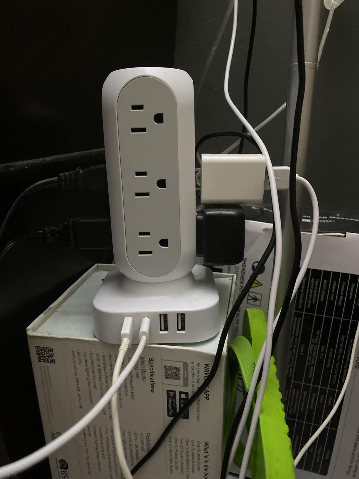 Flat Plug Power Strip Tower 10FT, 40W Total Fast Charging Station, Dual PD 20W USB-C Surge Protector with 12 AC Outlets and 8 USB Ports (4 USB C), Long Extension Cord for Home Office Dorm Room customer photo 1