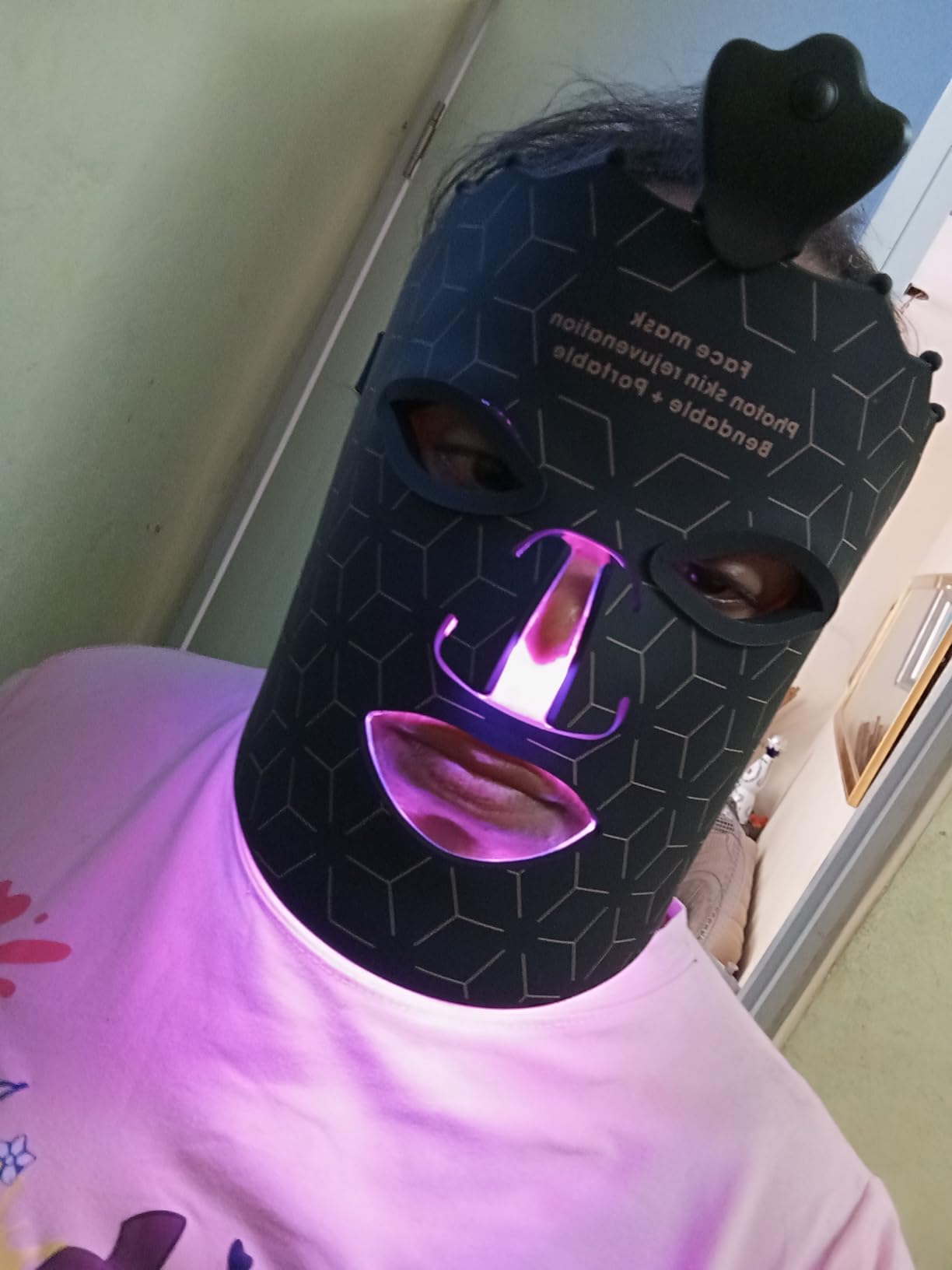 7 Color Red Light Therapy Mask, Wireless LED Face Mask Light Therapy with Eye Protection Cushion, Lightweight Soft Silicone Red Light Therapy for Face for Wrinkle Reduction Anti Aging, Black customer photo 2