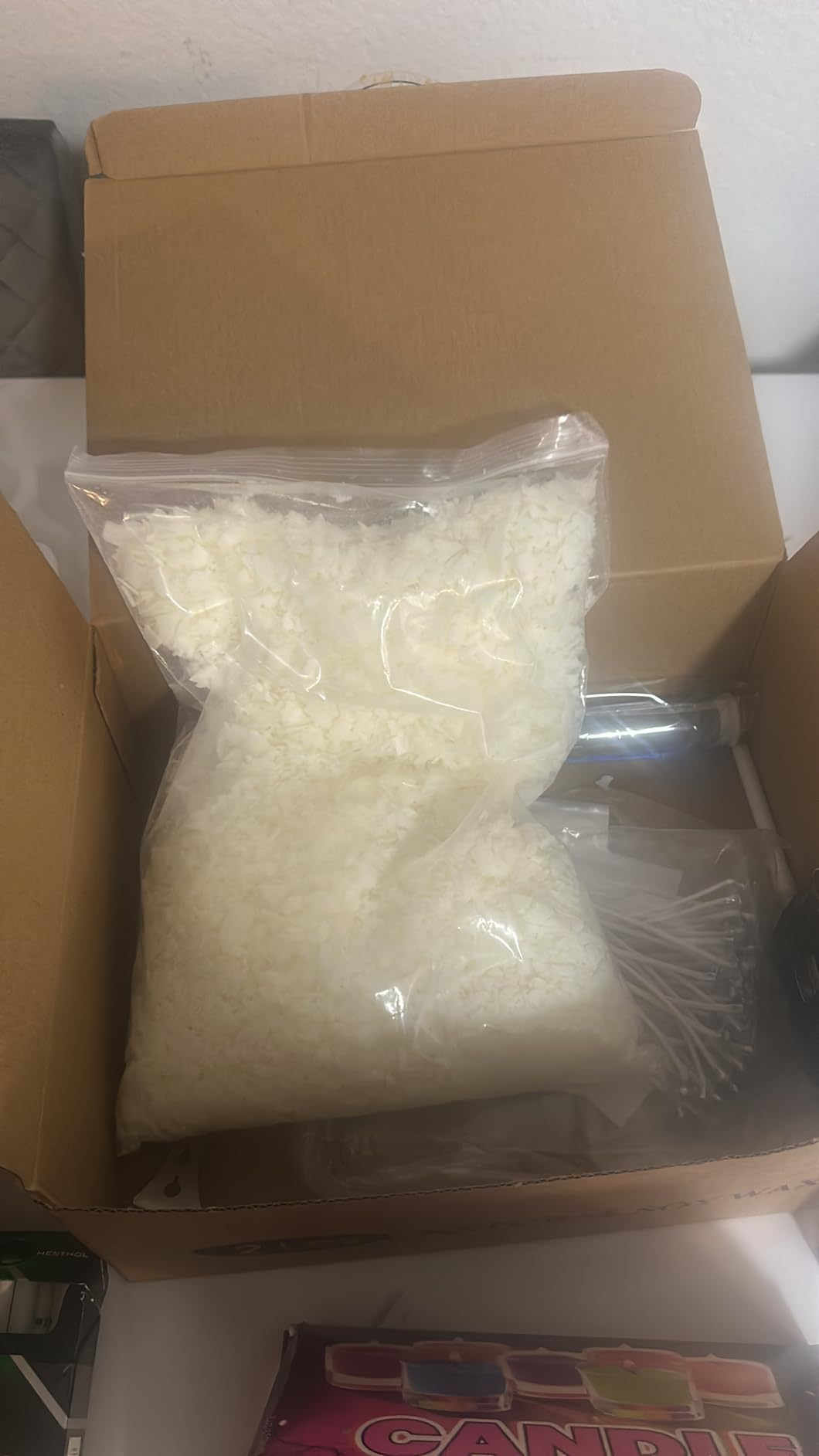 SAEUYVB Candle Making Kit with Wax Melter, Candle Wax for Candle Making - DIY Candle Making Supplies, Including 2lbs Soy Wax Flakes, Melting Pot, Electric Stove,Candle Kit for Adults, Beginnner customer photo 1