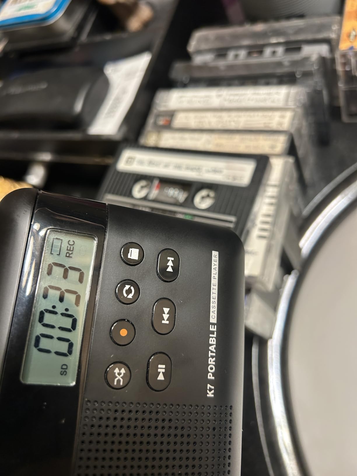 KLIM K7 Cassette Tape Player + Cassette to MP3 Converter + Portable Cassette Player + Walkman Cassette Player + Built-in Microphone & Speaker + Rechargeable Battery + Earphones + 16GB SD Card customer photo 1