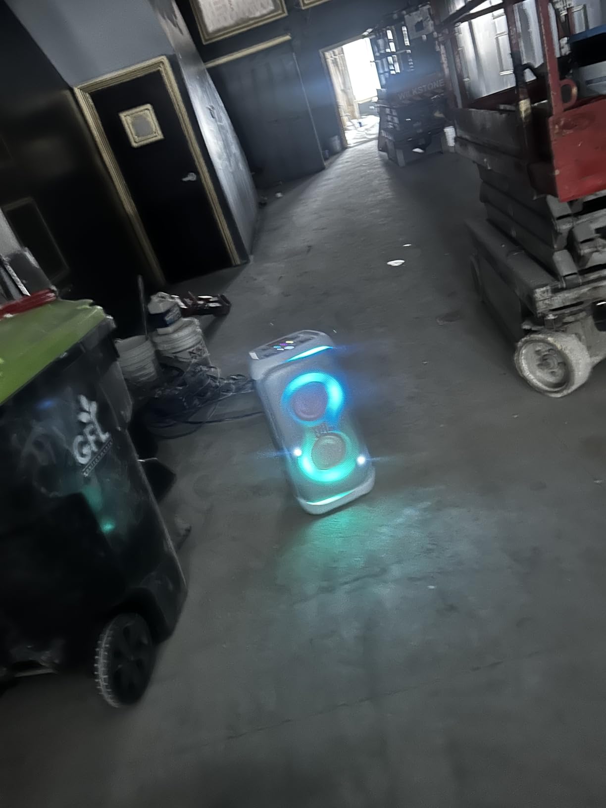 JBL PartyBox Stage 320 - Portable Party Speaker with Telescopic Handle & Wide, Sturdy Wheels, Powerful JBL Pro Sound, Futuristic lightshow, Up to 18 Hours of Play time, Splash Proof (Black) customer photo 1