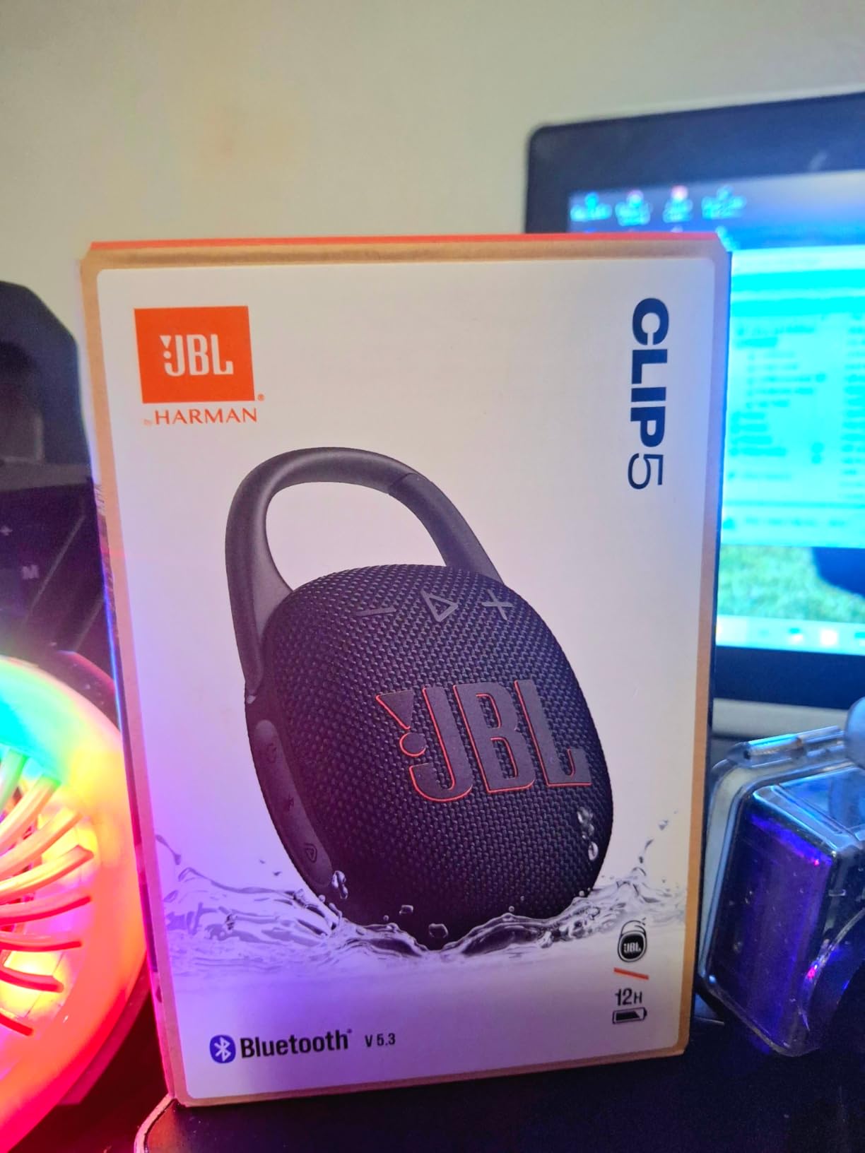 JBL Clip 5 - Ultra-Portable, Waterproof & Dustproof Bluetooth Speaker, Big JBL Pro Sound with Punchy bass, Integrated Carabiner, Up to 12 Hours of Playtime, Made in Part with Recycled Materials customer photo 1