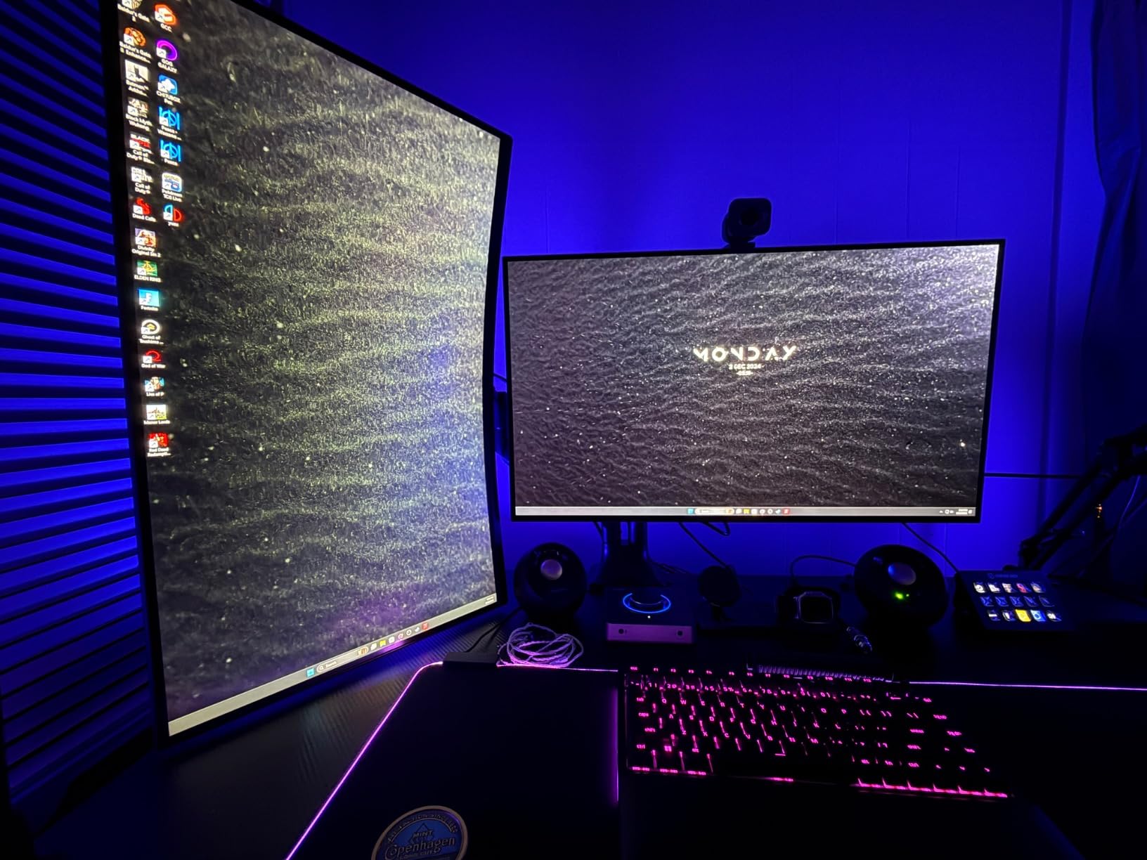 LG 32GS95UE 32-inch Ultragear OLED Gaming Monitor UHD 240Hz 0.03ms DisplayHDR True Black 400 AMD FreeSync Premium Pro NVIDIA G-Sync HDMI 2.1 DisplayPort Tilt/Height/Swivel Stand Black customer photo 1