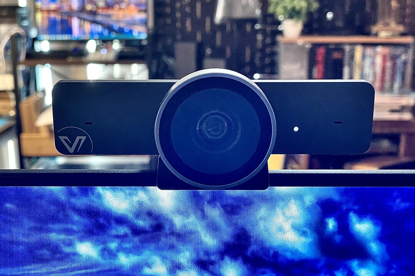 AV Access 4K Conference Room Camera, 1/1.8' Sensor, Individuals Gallery, 120° FOV, 5X Digital Zoom, Auto Framing, Presenter Tracking, Dual Mics, ePTZ, Privacy Cover, Work with Teams, Zoom, Meet customer photo 1