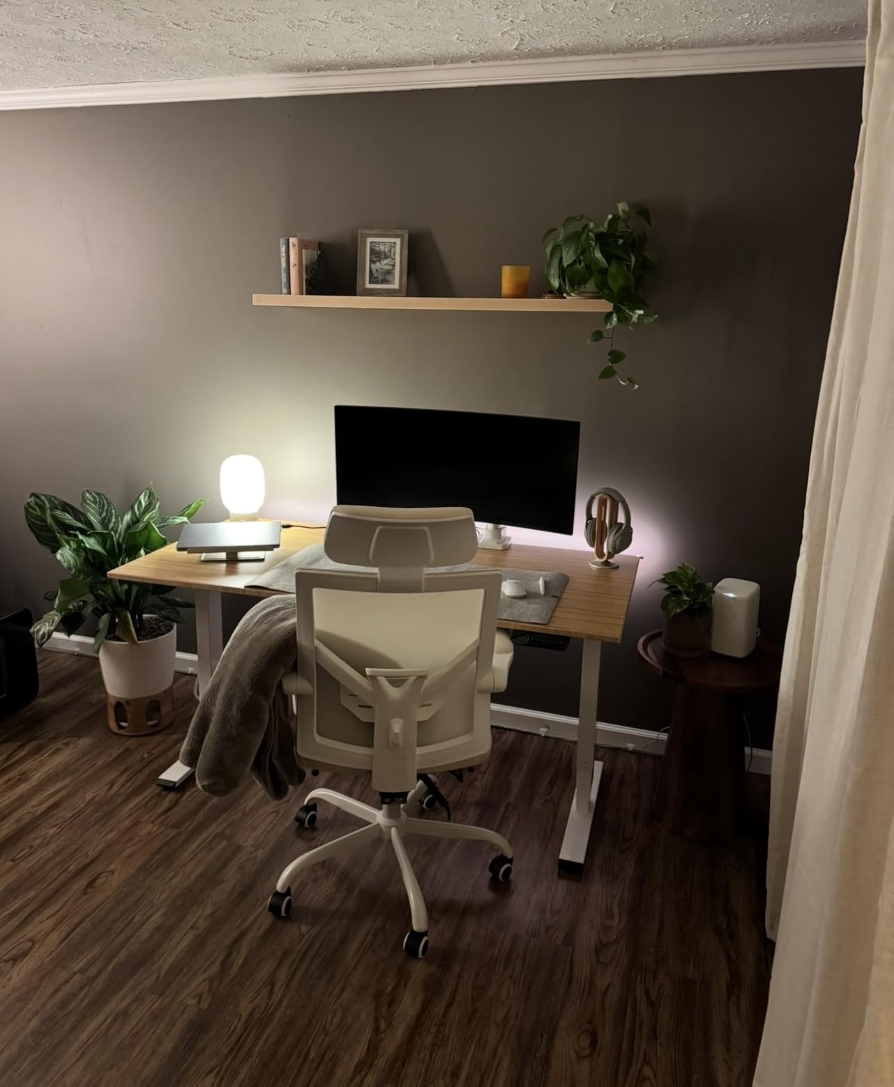 Native Union Desk Laptop Stand - Height Adjustable Ergonomic Computer Stand - Compatible with MacBook Air/Pro, iPad, Dell, HP, Lenovo, Microsoft Surface & Laptops & Tablets Up to 5kg (Slate Green) customer photo 1