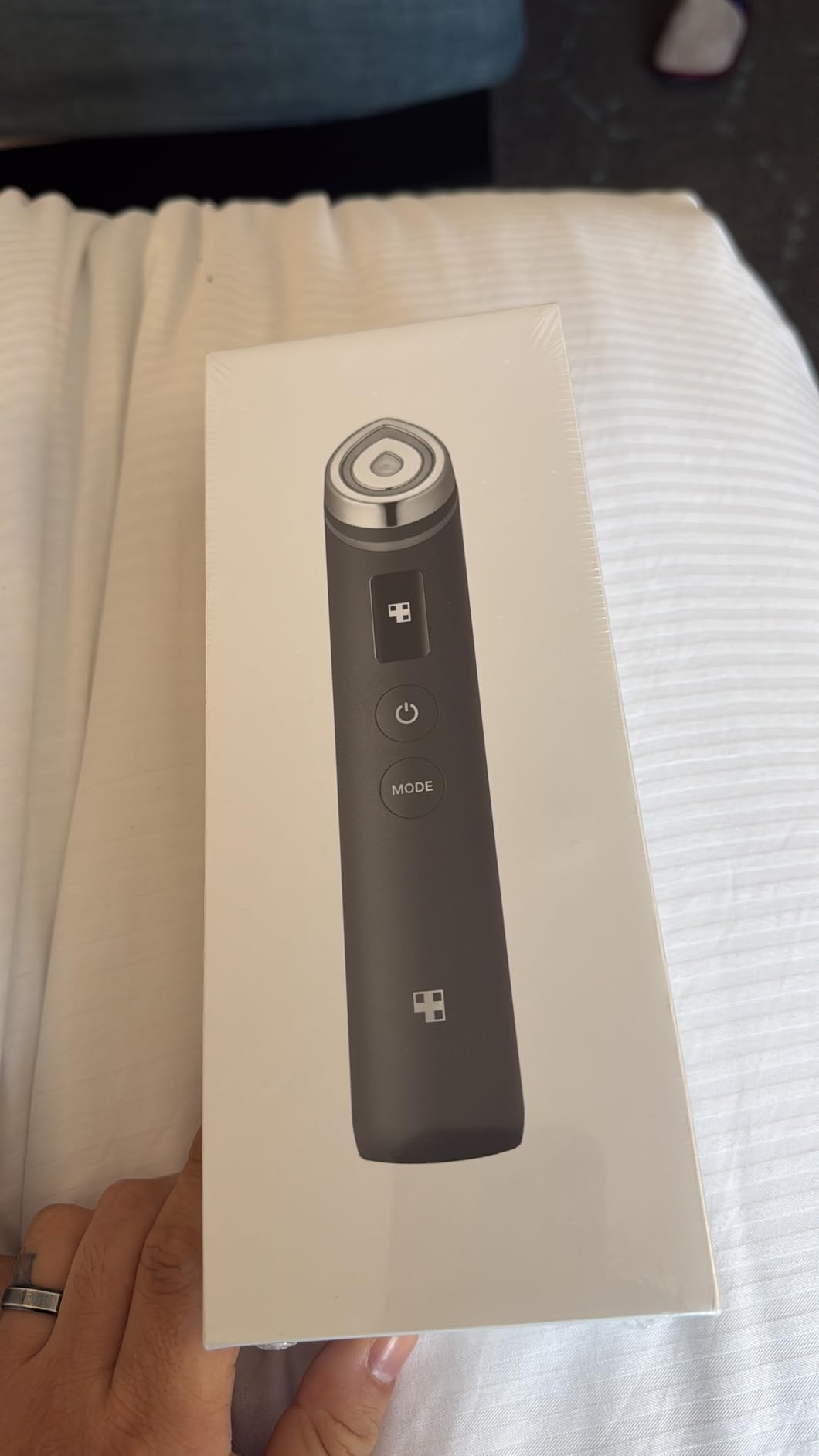 medicube Booster Pro | 6-in-1 Real Glass Glow Beauty Massager | for Clear, Radiant, Firmer-Looking Skin | Korean Skin Care | Black customer photo 2