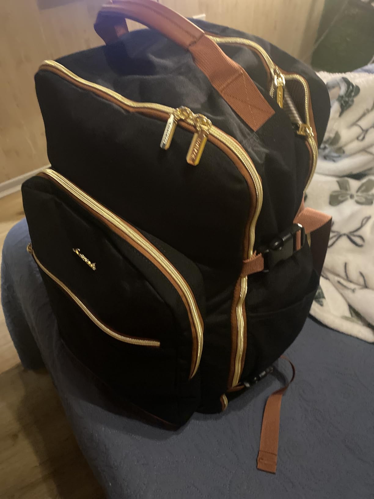 LOVEVOOK 40L Travel Backpack for Women & Men, Airline Approved Carry On Luggage with 3 Packing Cubes, TSA Overnight Bags, Waterproof Personal Item Bag, Weekender Essentials Backpacks fits 17