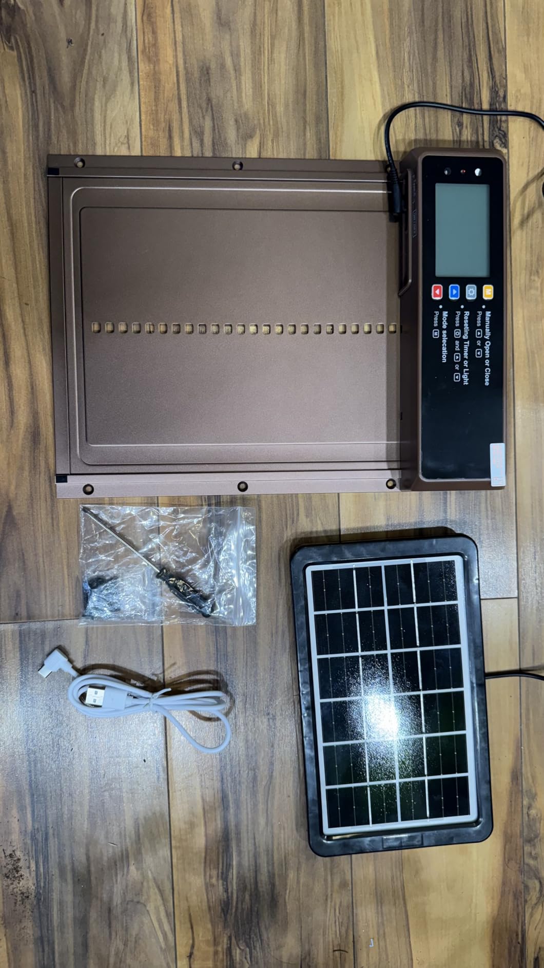 Automatic Chicken Coop Door Solar Powered, LCD Display Automatic Chicken Door with Timer & Light Sensor Mix 4Modes, Aluminum Alloy Chicken Door, Range 20M Remote Control Solar Chicken Coop Door customer photo 2