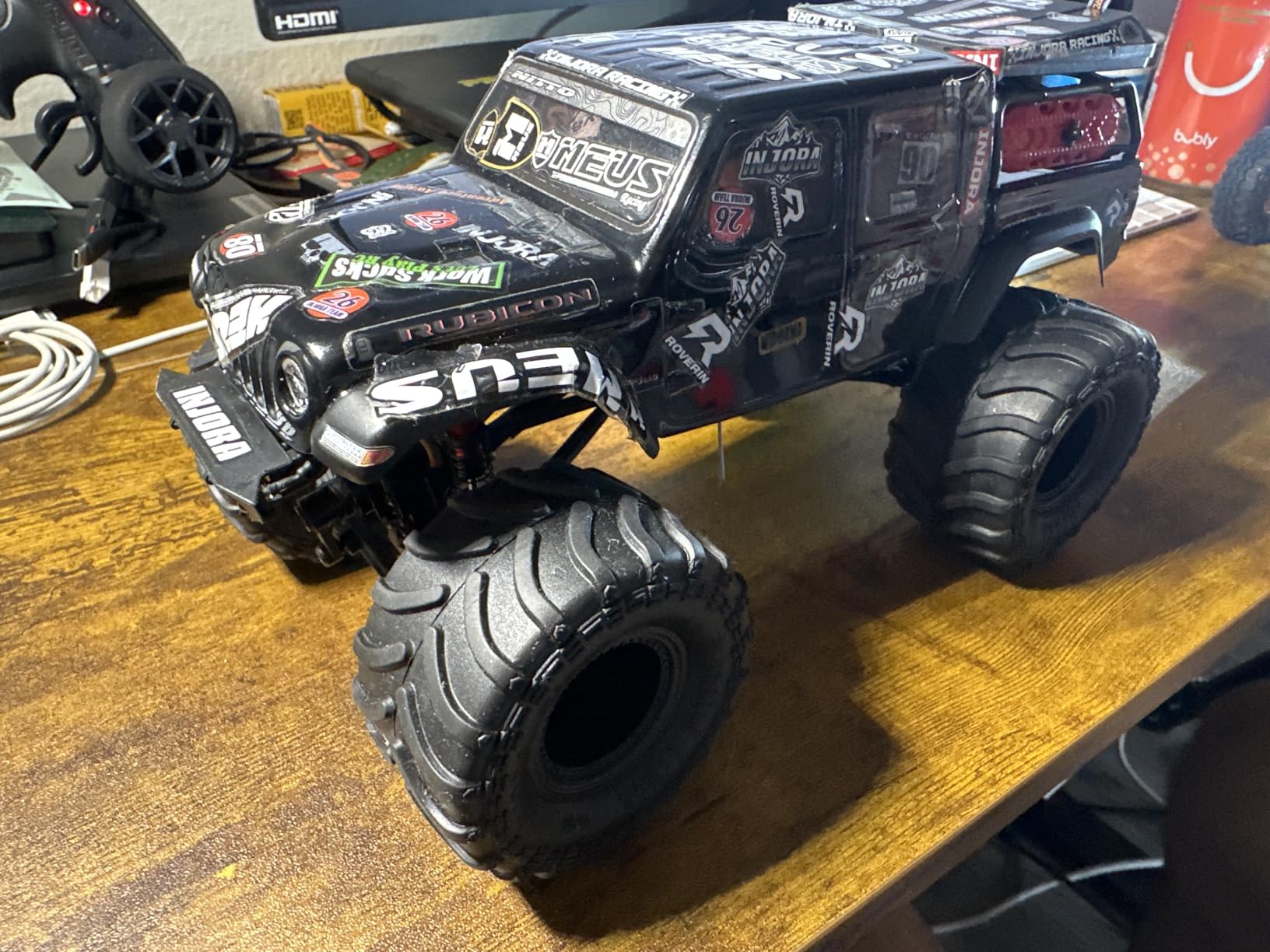 Axial RC Truck SCX24 Jeep Gladiator 4 Wheel Drive Rock Crawler Brushed RTR Nothing Needed to Complete Ready-to-Run Green AXI00005V2T3, Remote Control Car, RC Car, RC Crawler customer photo 2